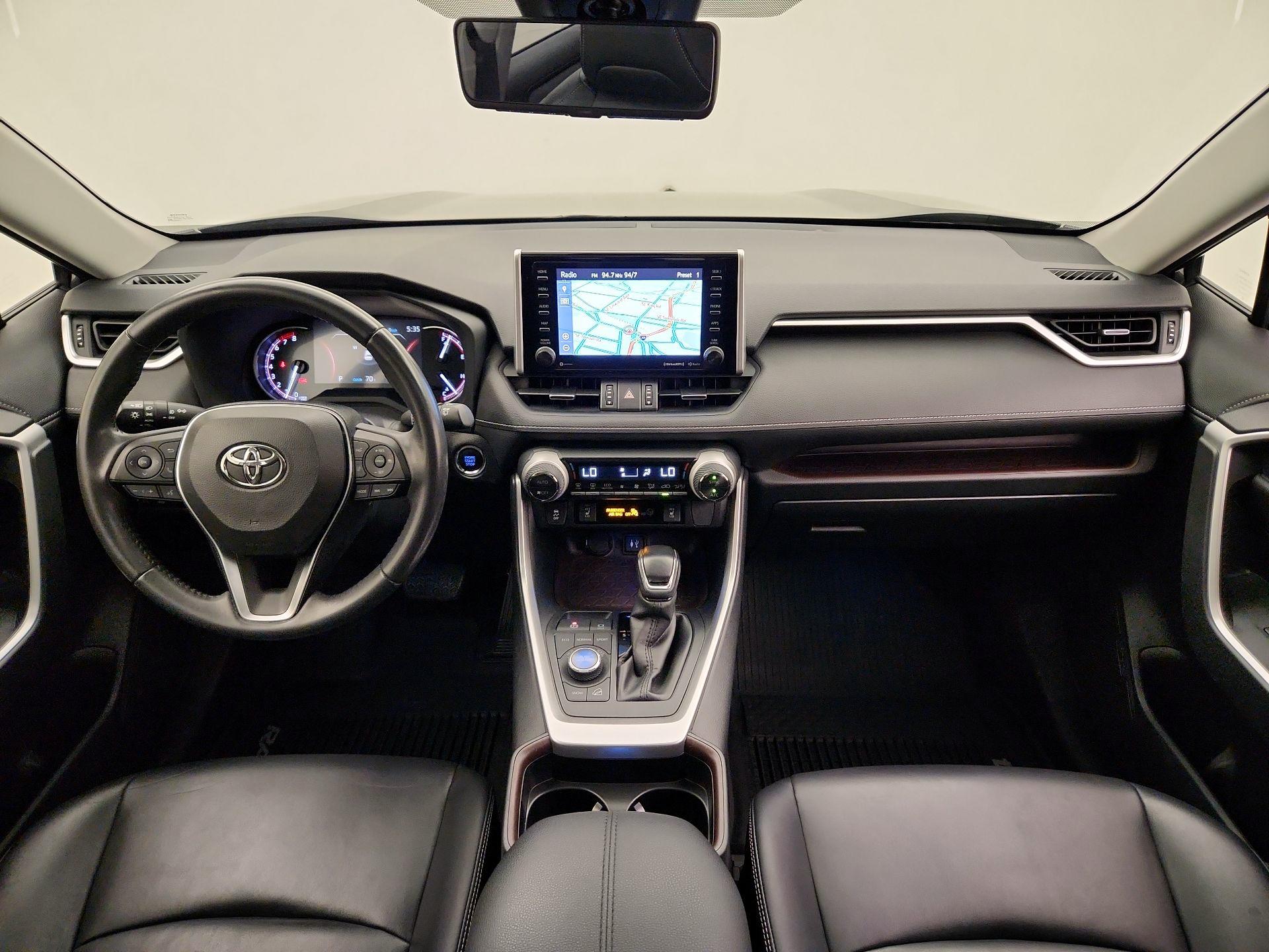 Thumbnail: 2019 Toyota RAV4 - 9