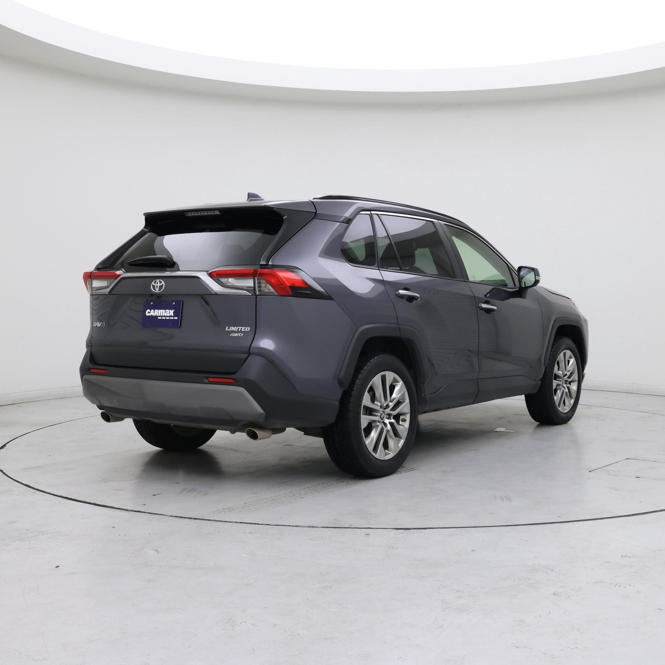 Thumbnail: 2019 Toyota RAV4 - 8