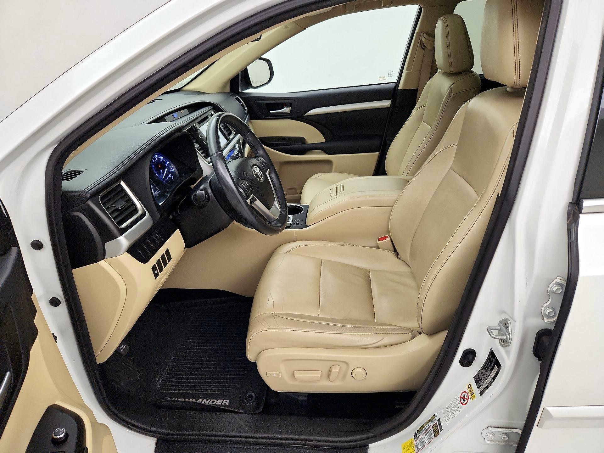 Thumbnail: 2016 Toyota Highlander - 11