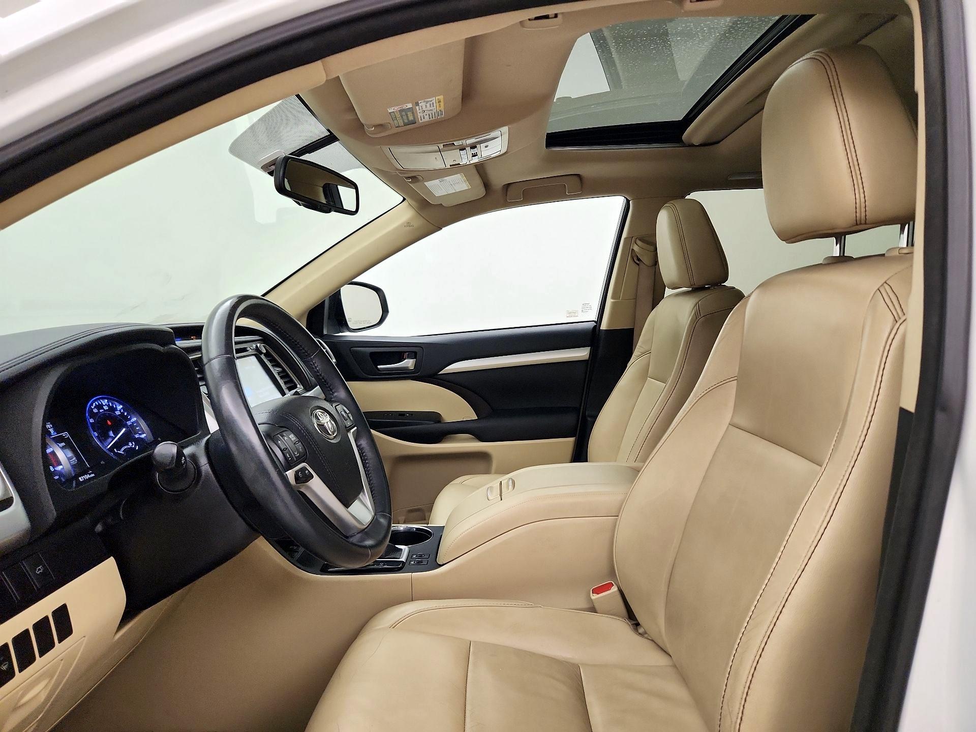 Thumbnail: 2016 Toyota Highlander - 19