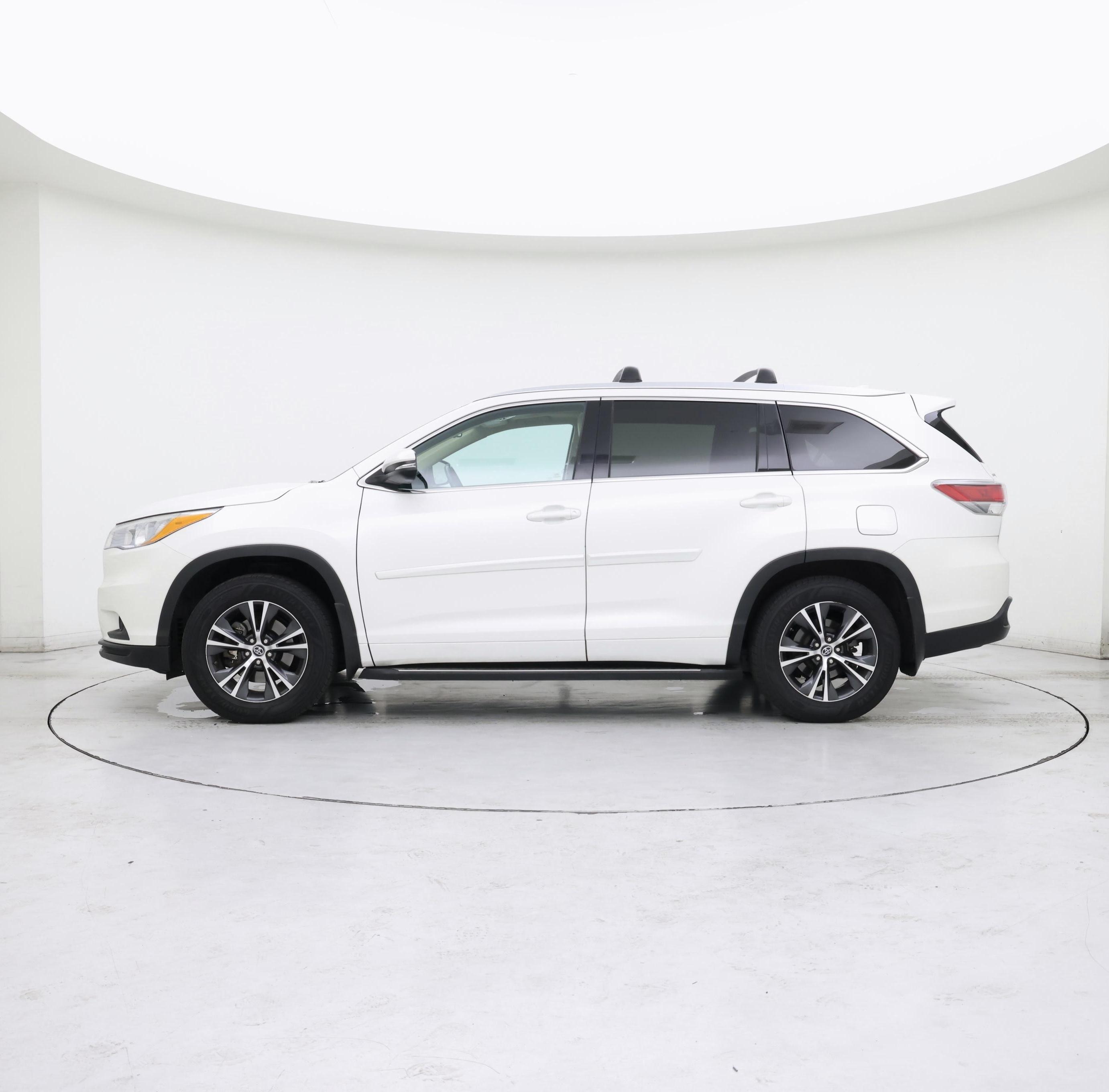 Thumbnail: 2016 Toyota Highlander - 3