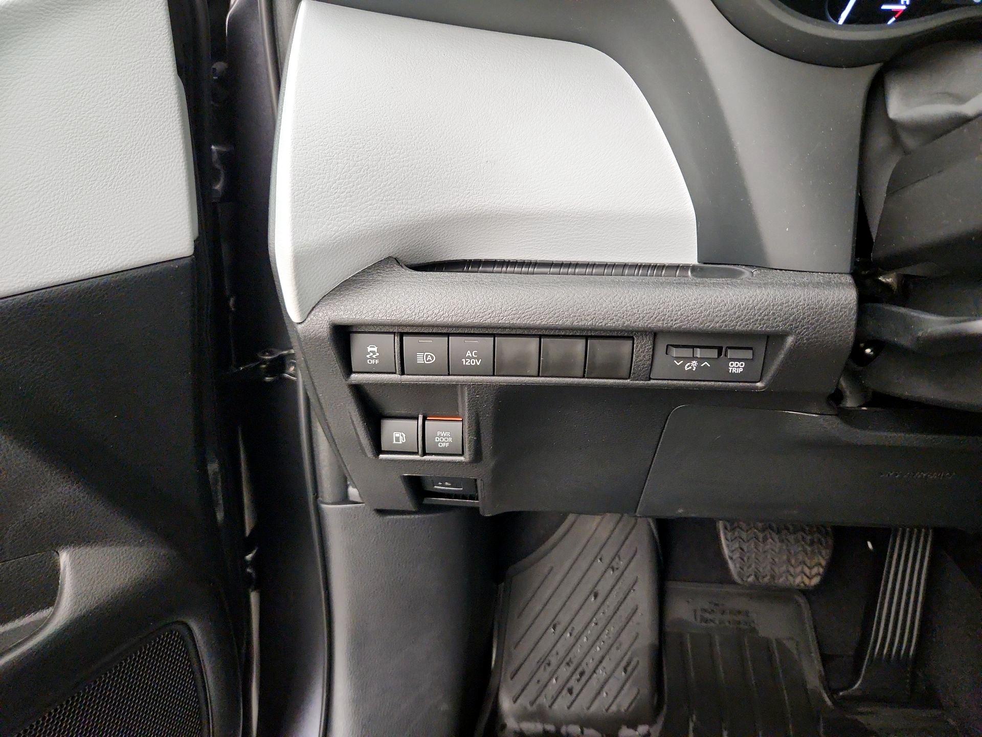 Thumbnail: 2025 Toyota Sienna - 13