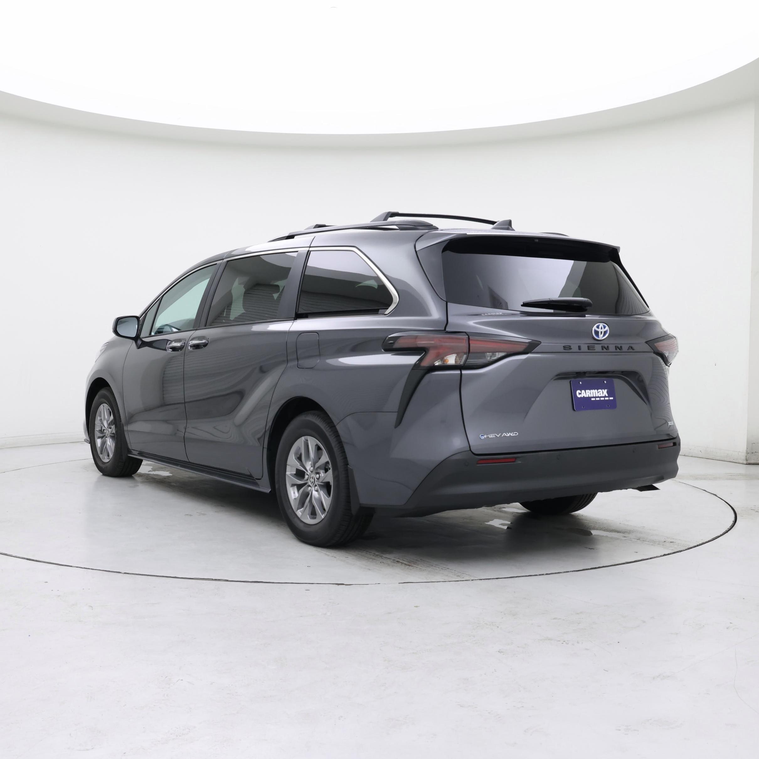 Thumbnail: 2025 Toyota Sienna - 2