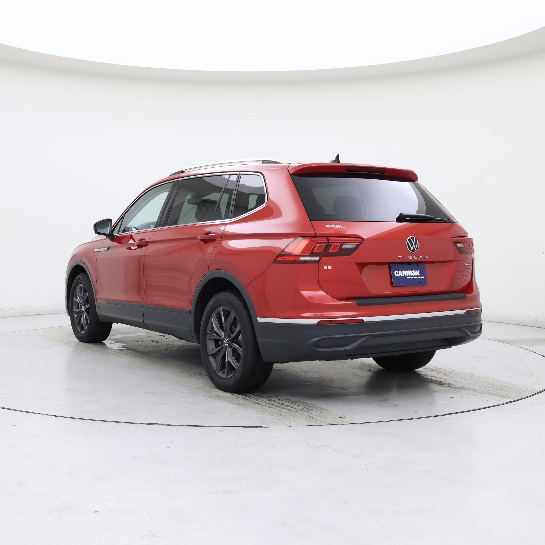Thumbnail: 2022 Volkswagen Tiguan - 2
