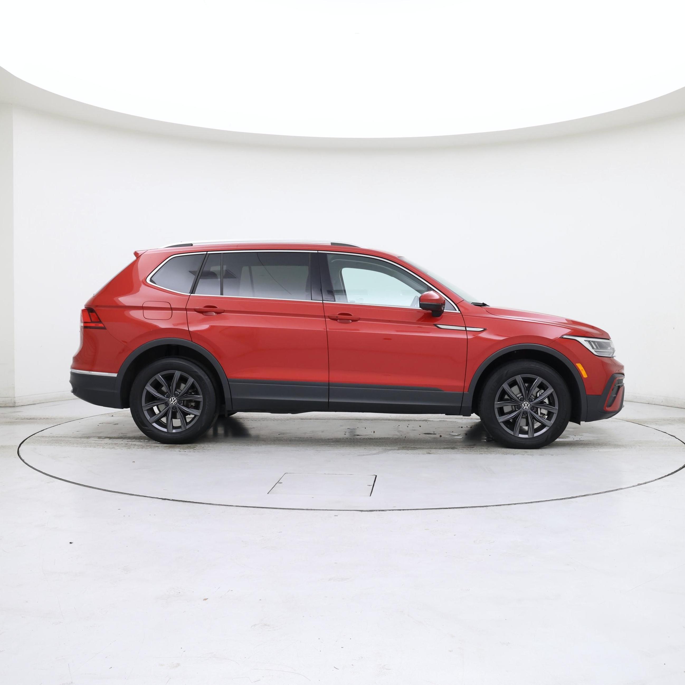 Thumbnail: 2022 Volkswagen Tiguan - 7