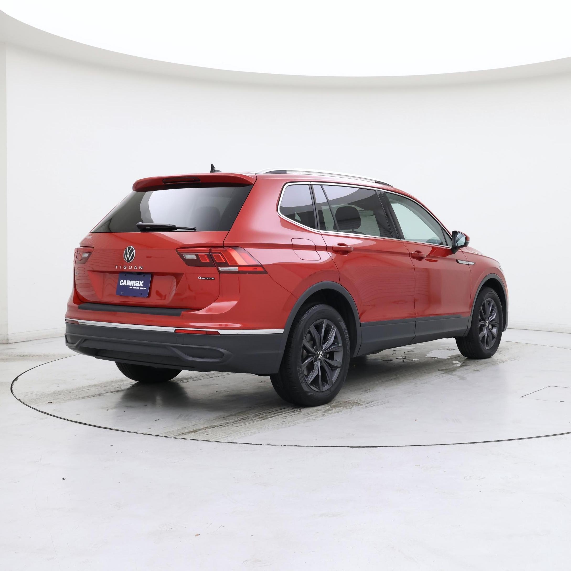 Thumbnail: 2022 Volkswagen Tiguan - 8