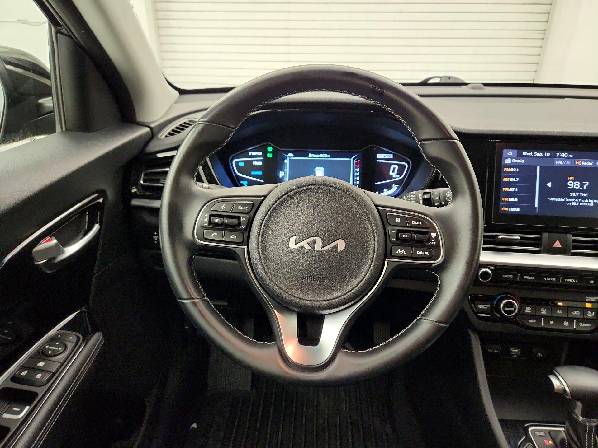 Thumbnail: 2022 Kia Niro - 10