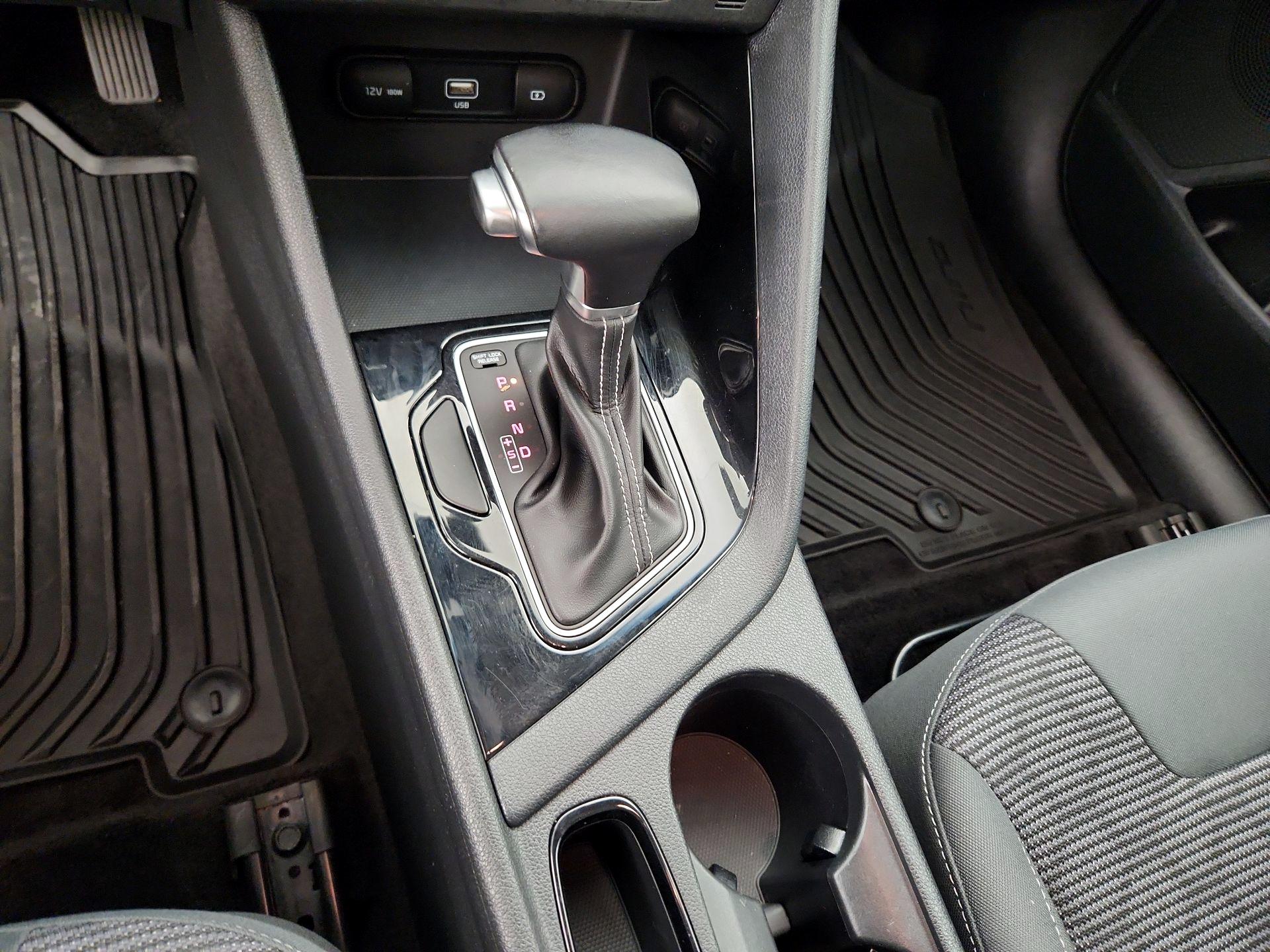Thumbnail: 2022 Kia Niro - 17