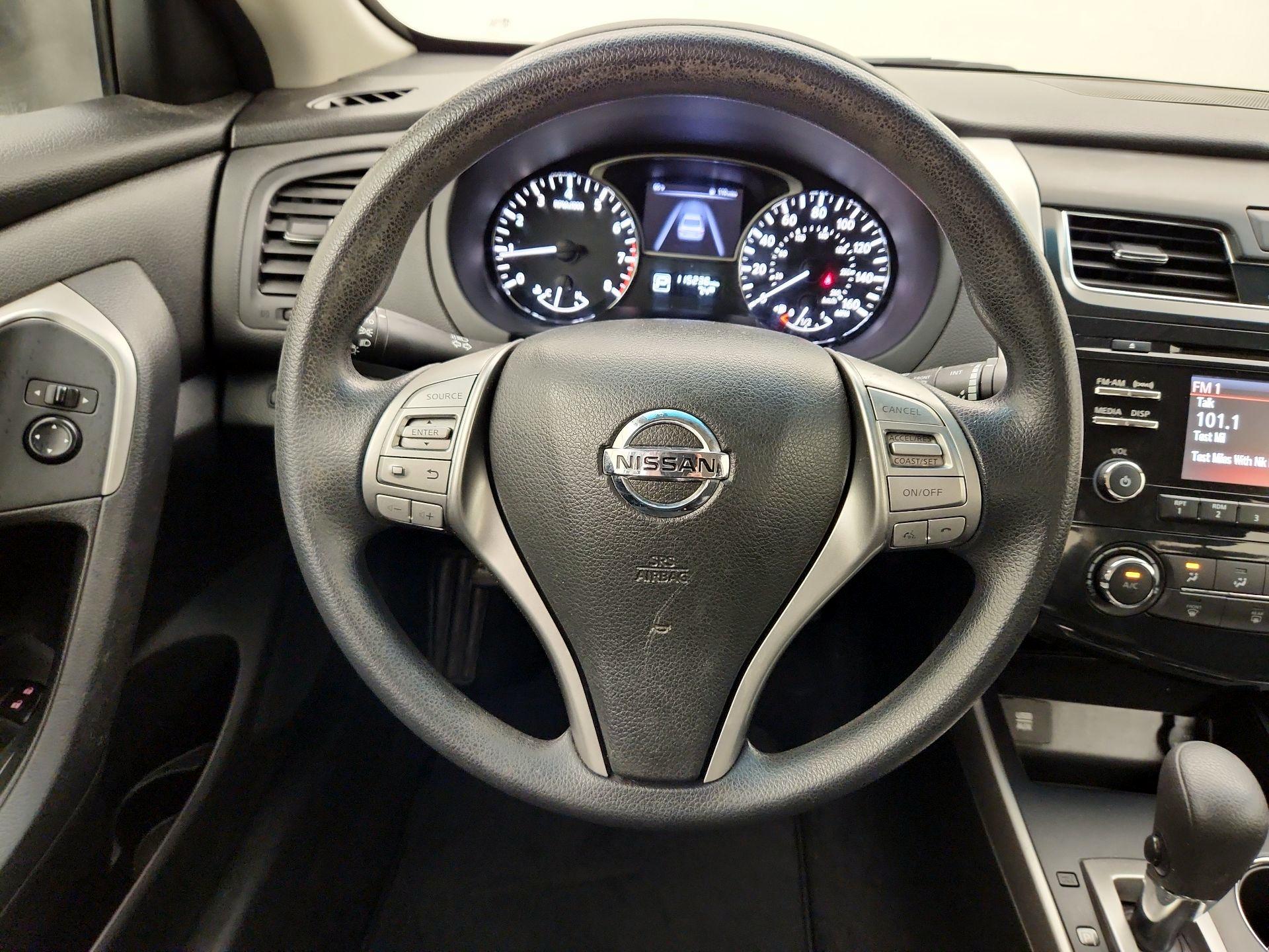 Thumbnail: 2015 Nissan Altima - 10