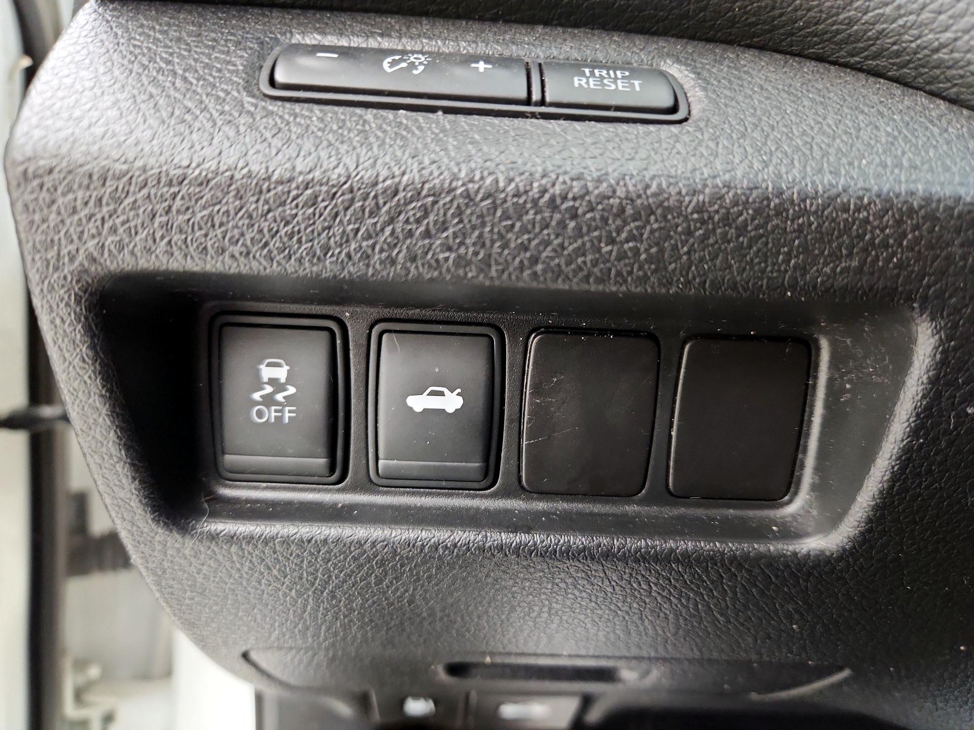 Thumbnail: 2015 Nissan Altima - 13
