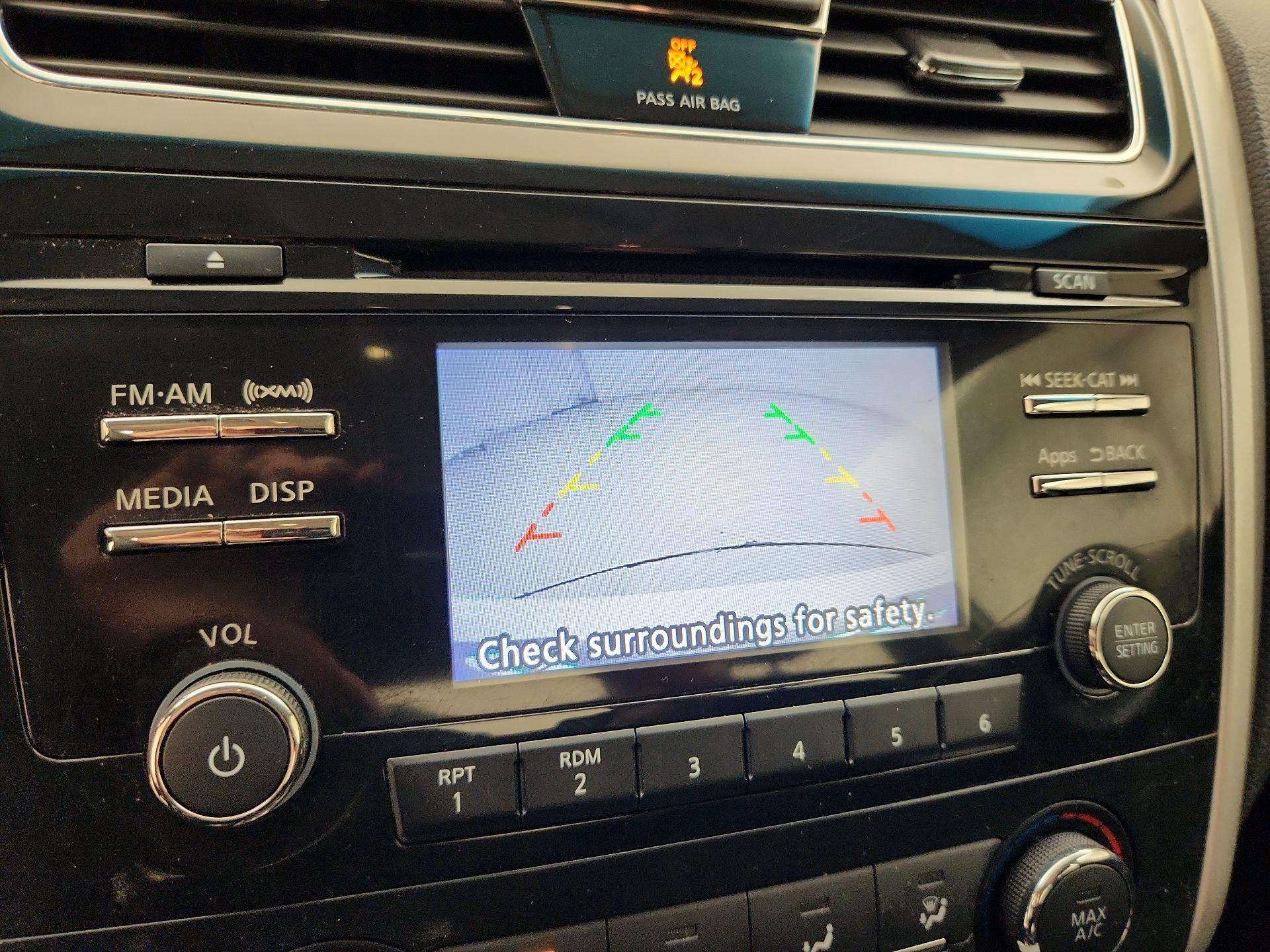 Thumbnail: 2015 Nissan Altima - 14
