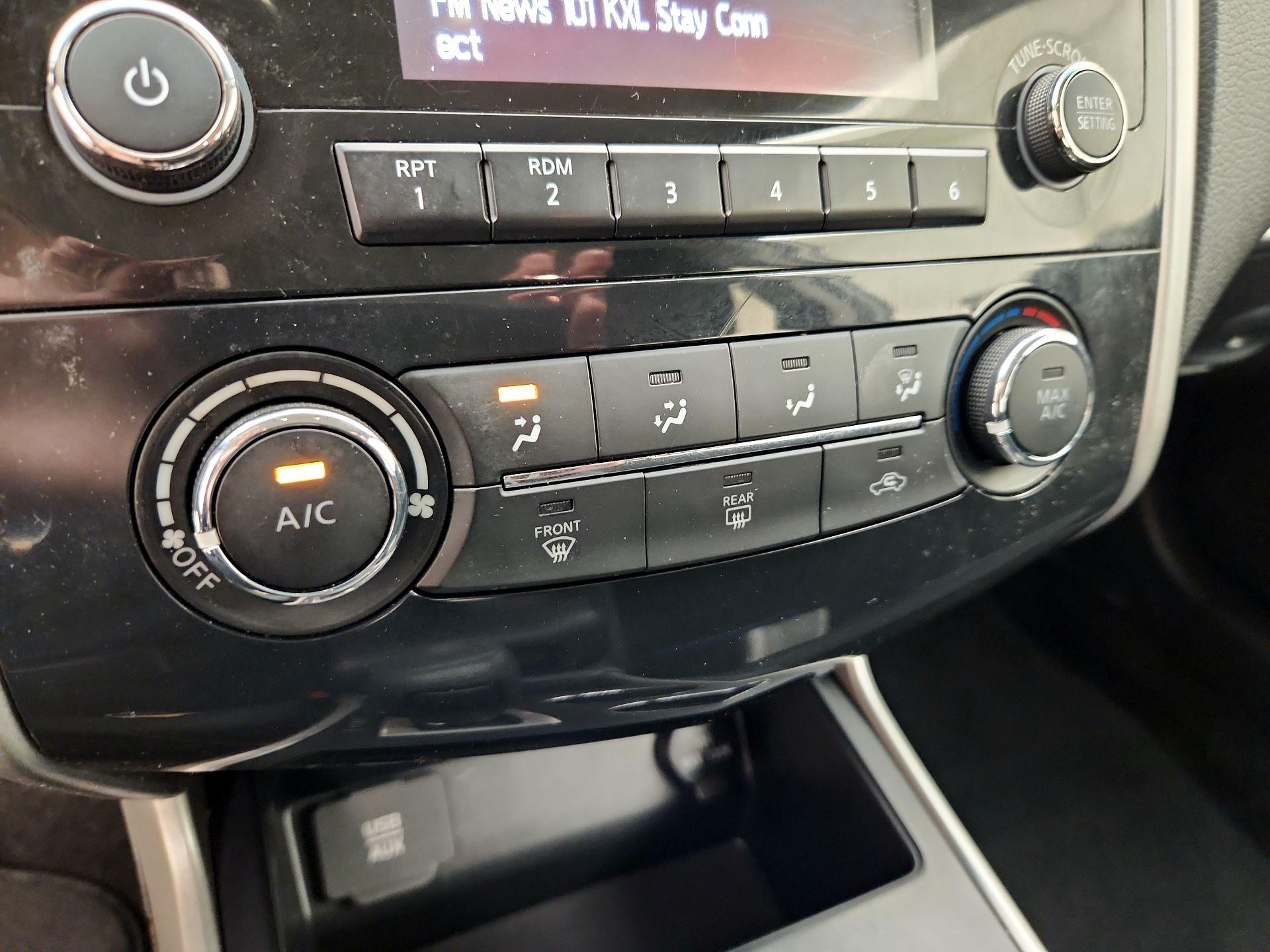 Thumbnail: 2015 Nissan Altima - 16