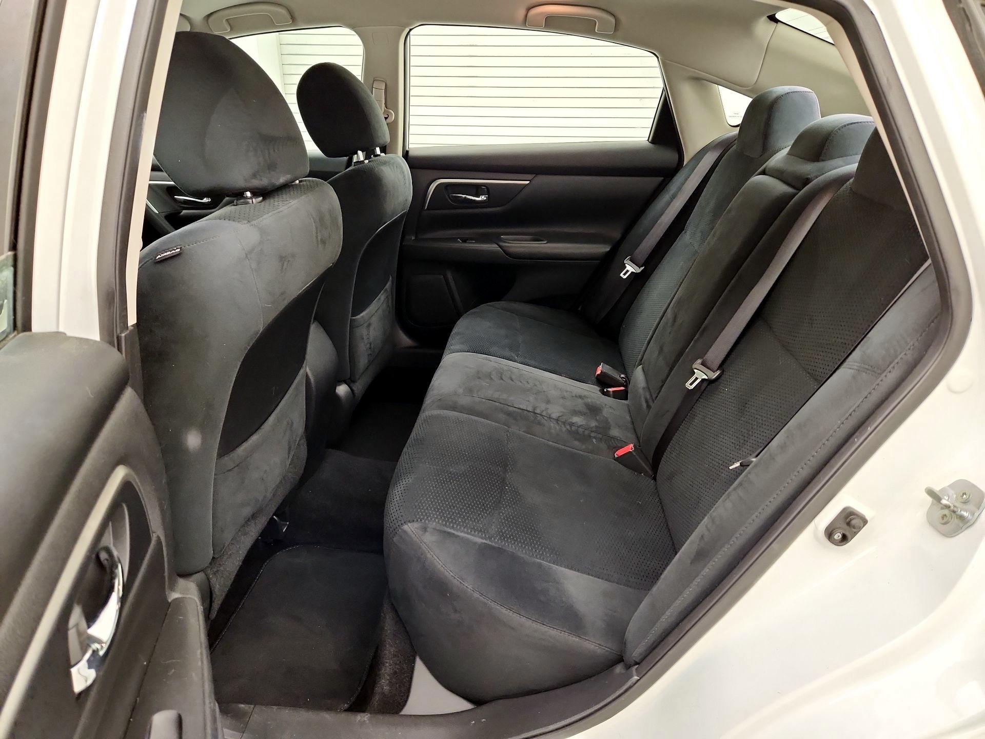 Thumbnail: 2015 Nissan Altima - 19