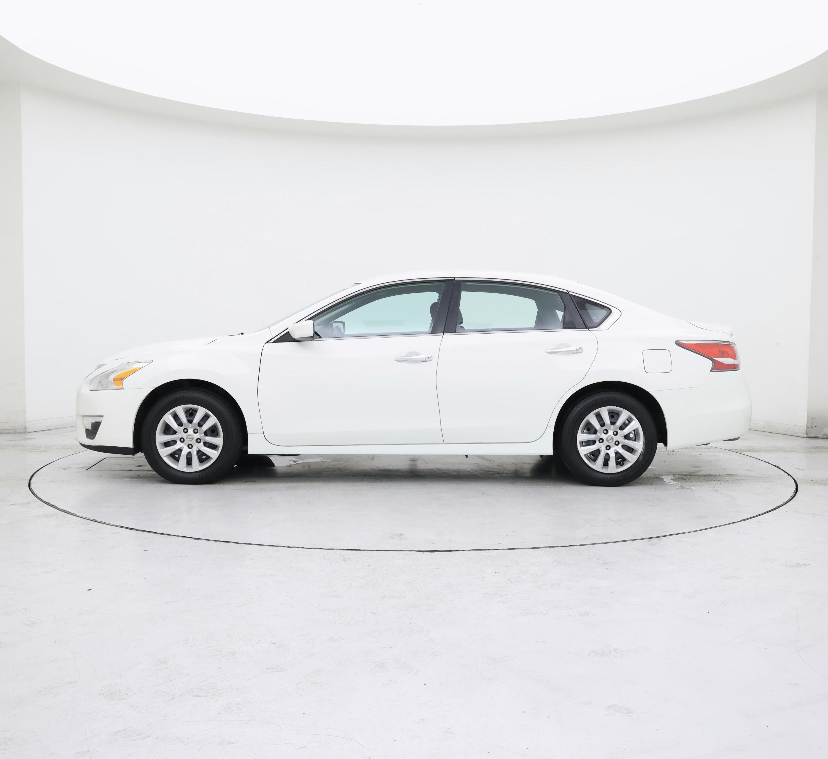 Thumbnail: 2015 Nissan Altima - 3