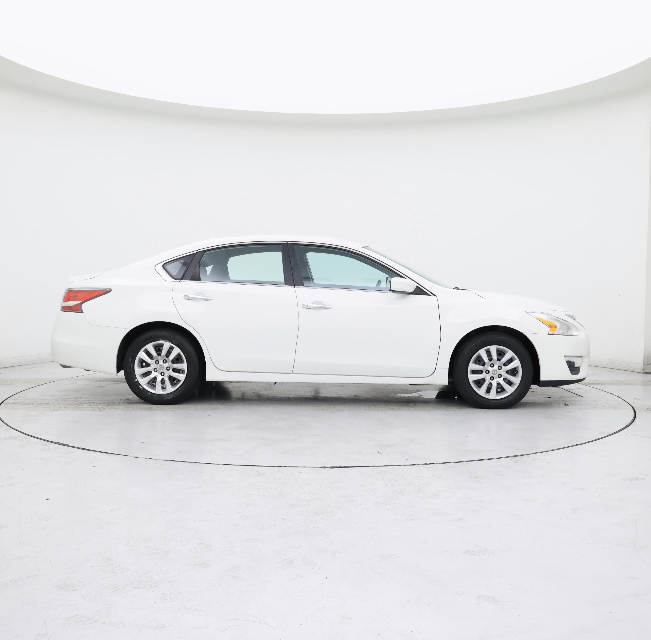 Thumbnail: 2015 Nissan Altima - 7