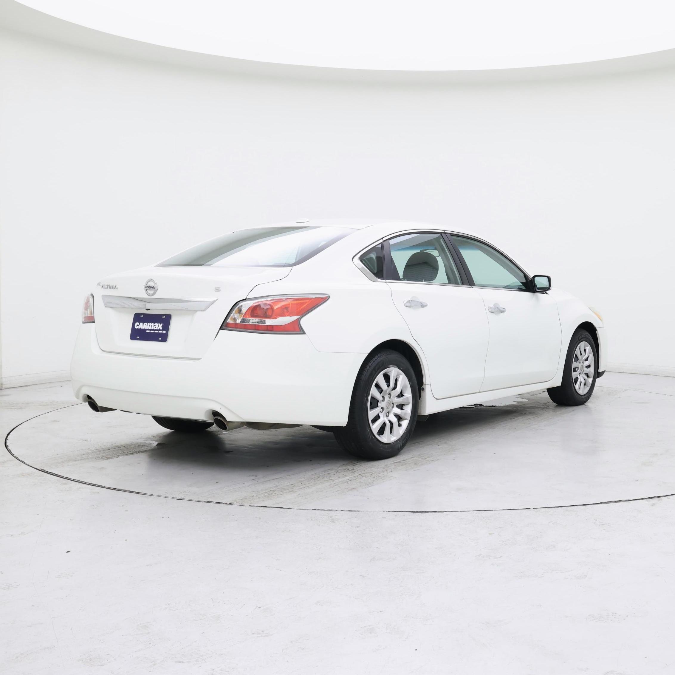 Thumbnail: 2015 Nissan Altima - 8