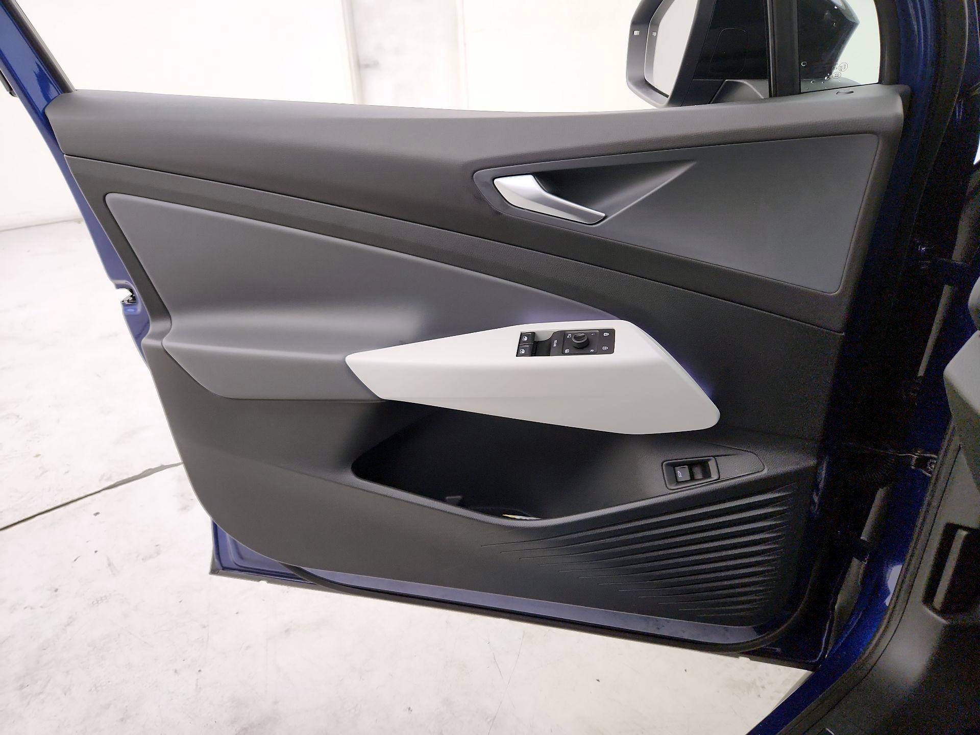 Thumbnail: 2021 Volkswagen ID.4 - 12