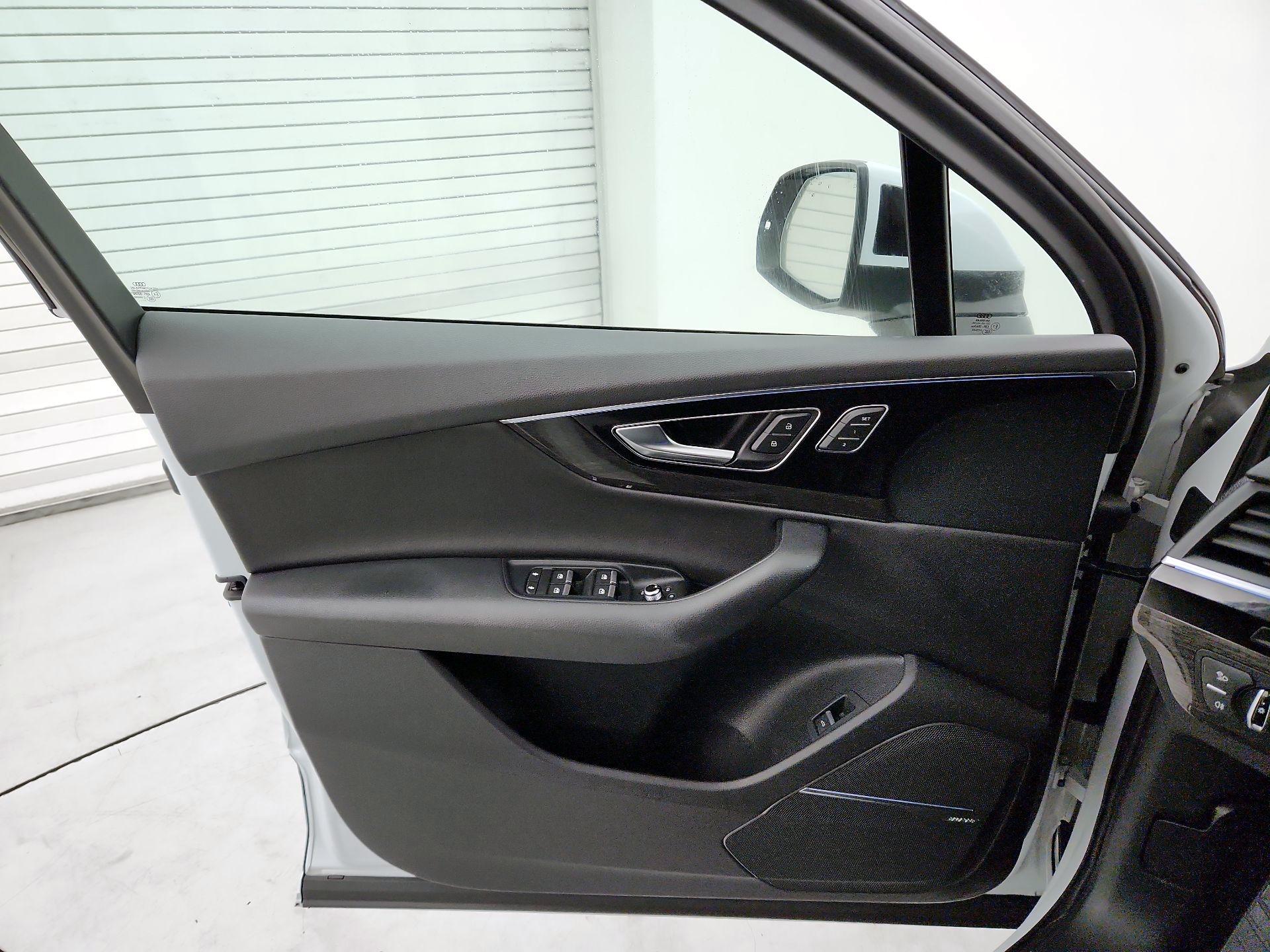 Thumbnail: 2018 Audi Q7 - 12