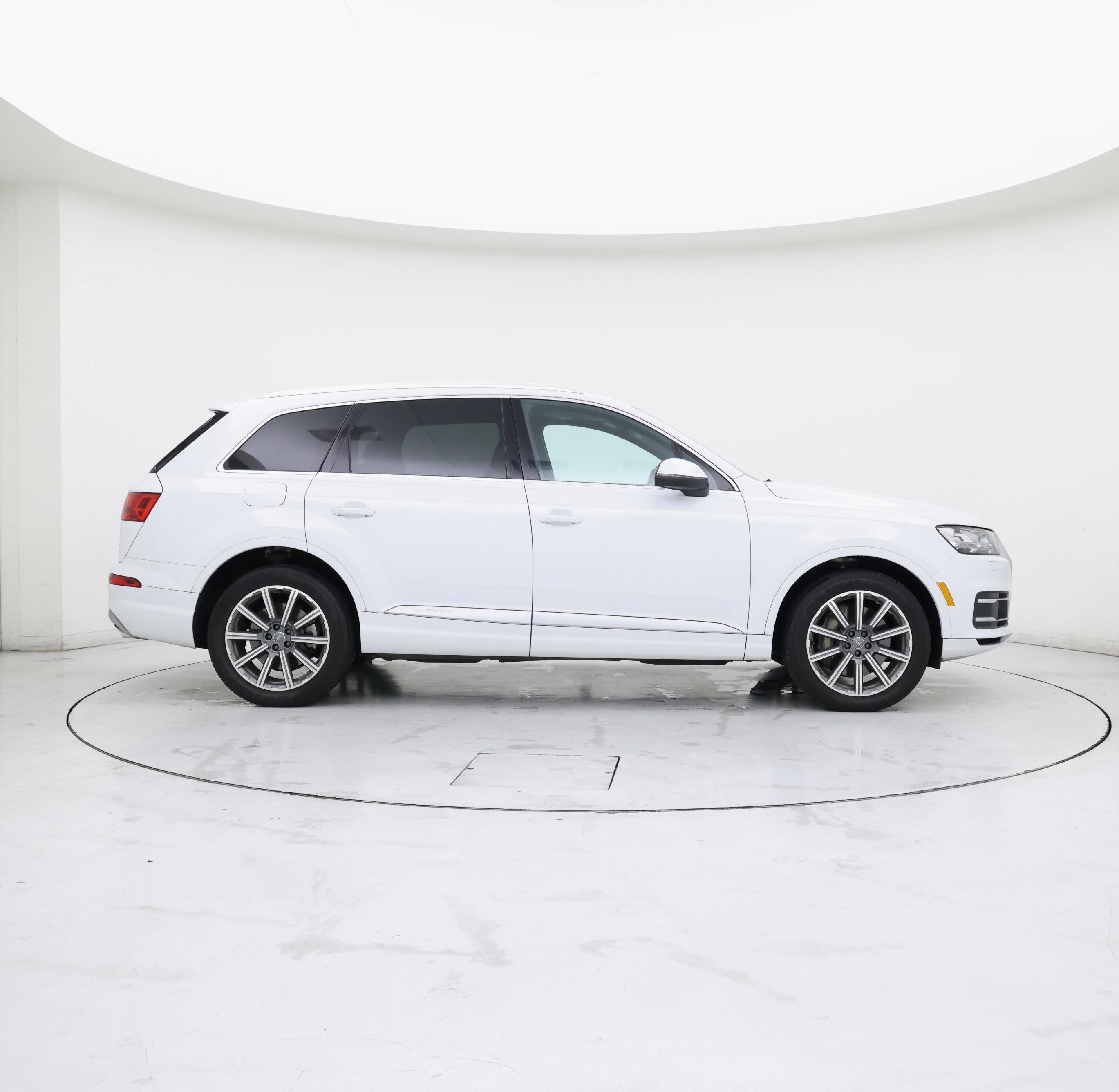 Thumbnail: 2018 Audi Q7 - 7