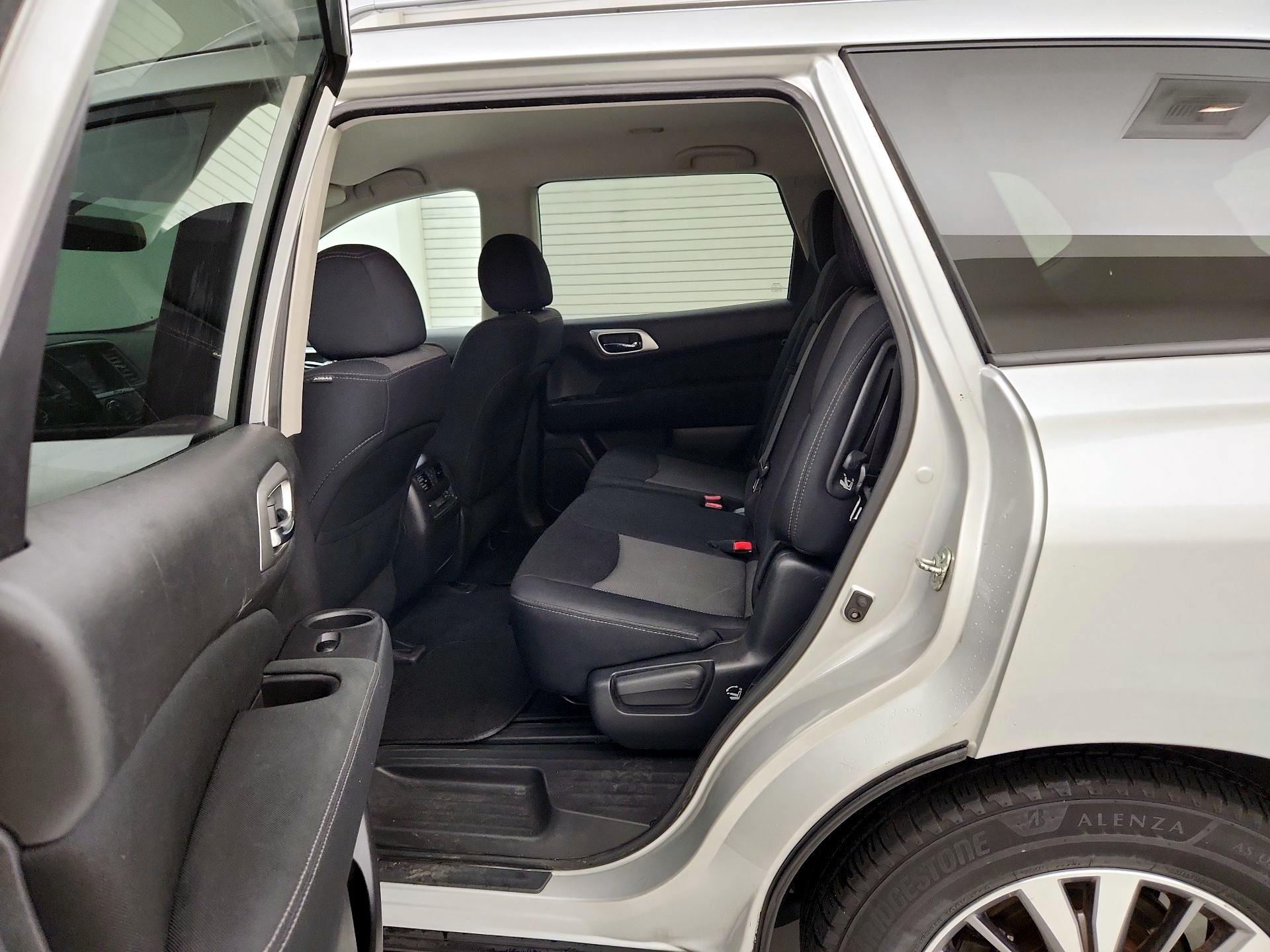 Thumbnail: 2017 Nissan Pathfinder - 19