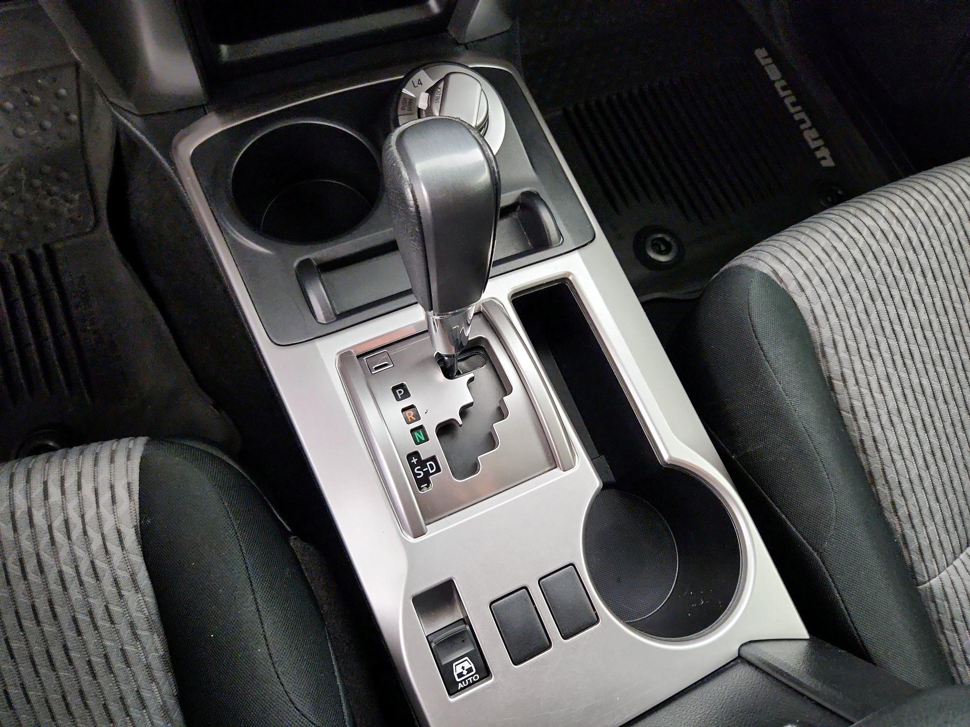 Thumbnail: 2019 Toyota 4Runner - 17