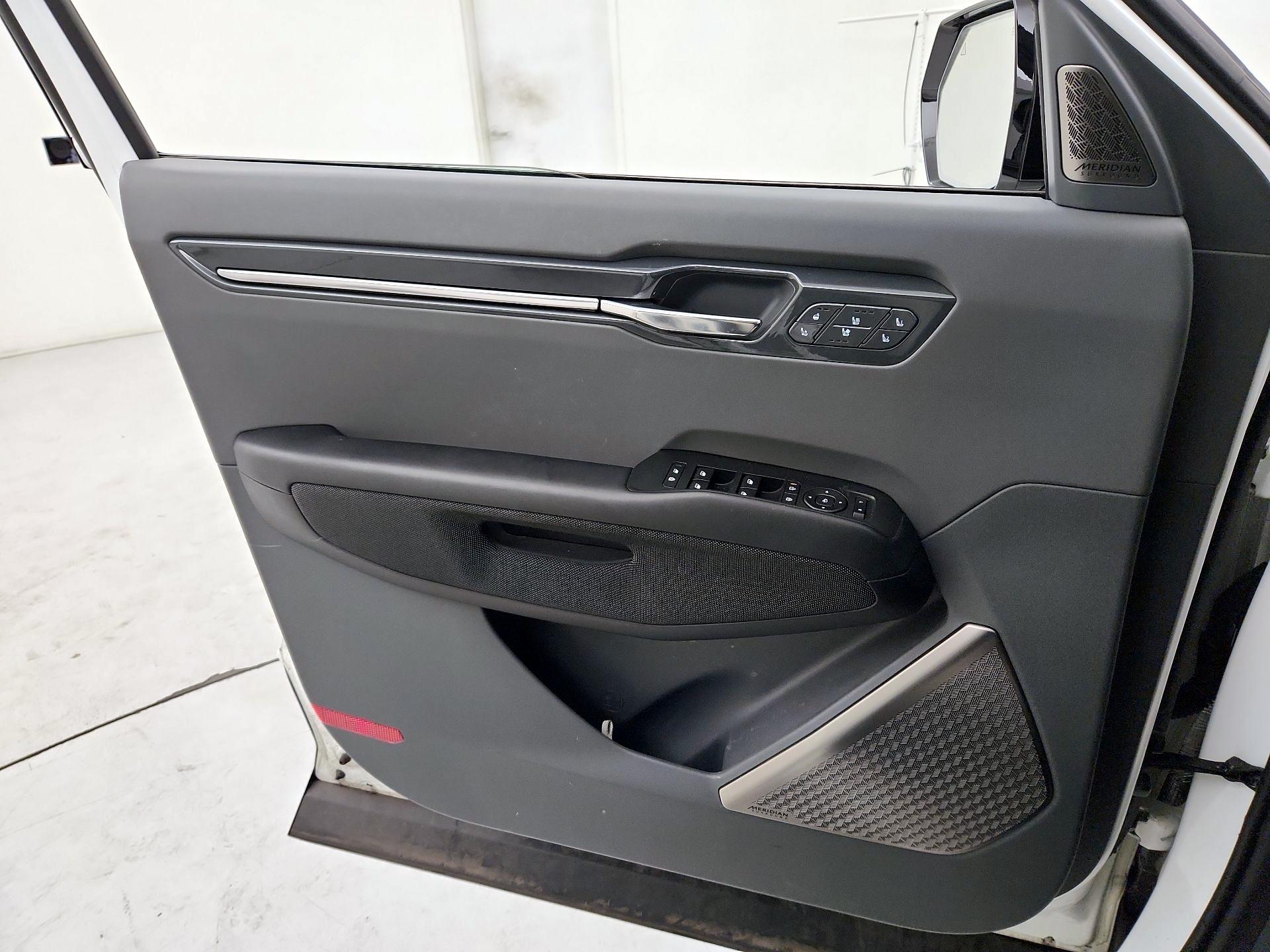 Thumbnail: 2024 Kia EV9 - 12