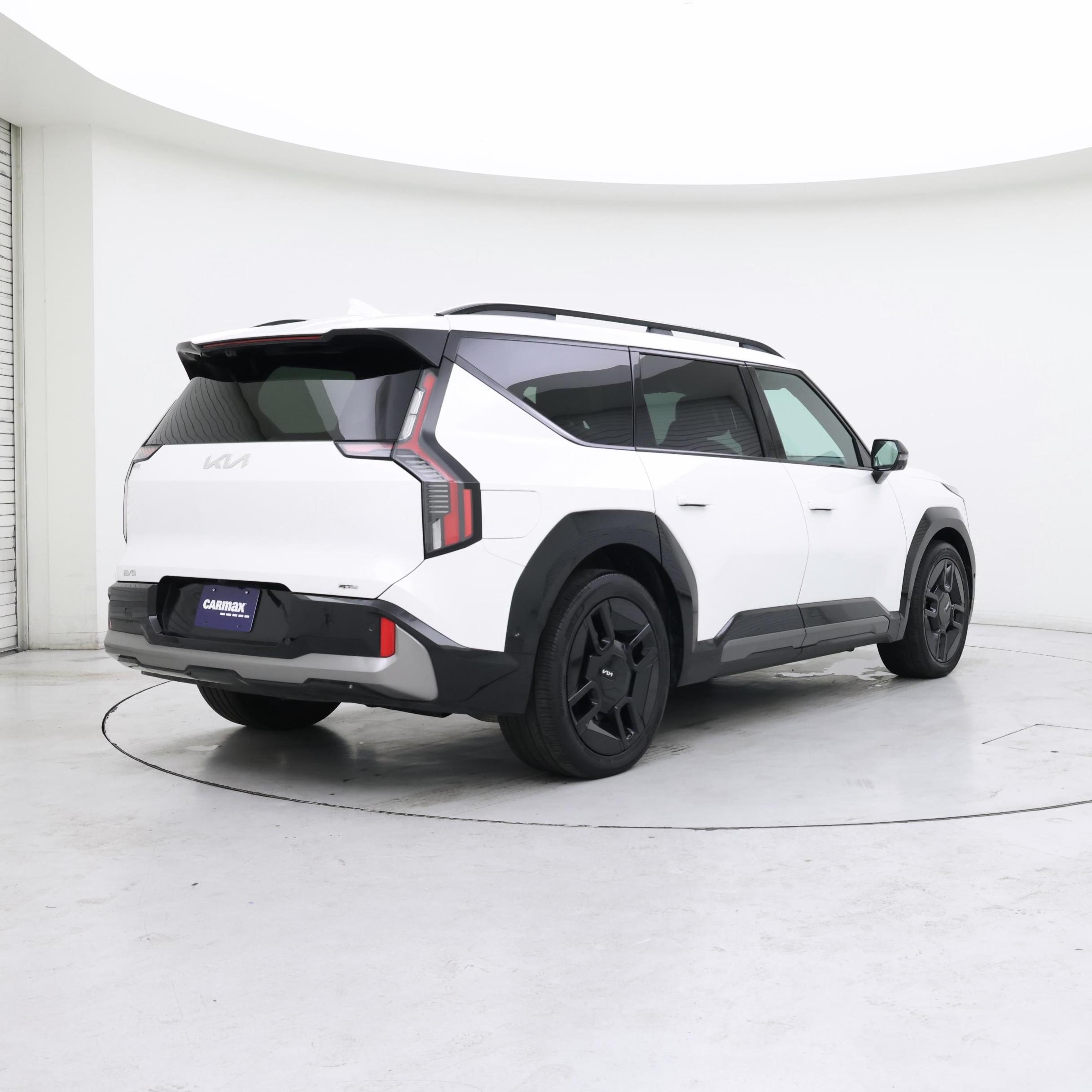 Thumbnail: 2024 Kia EV9 - 8