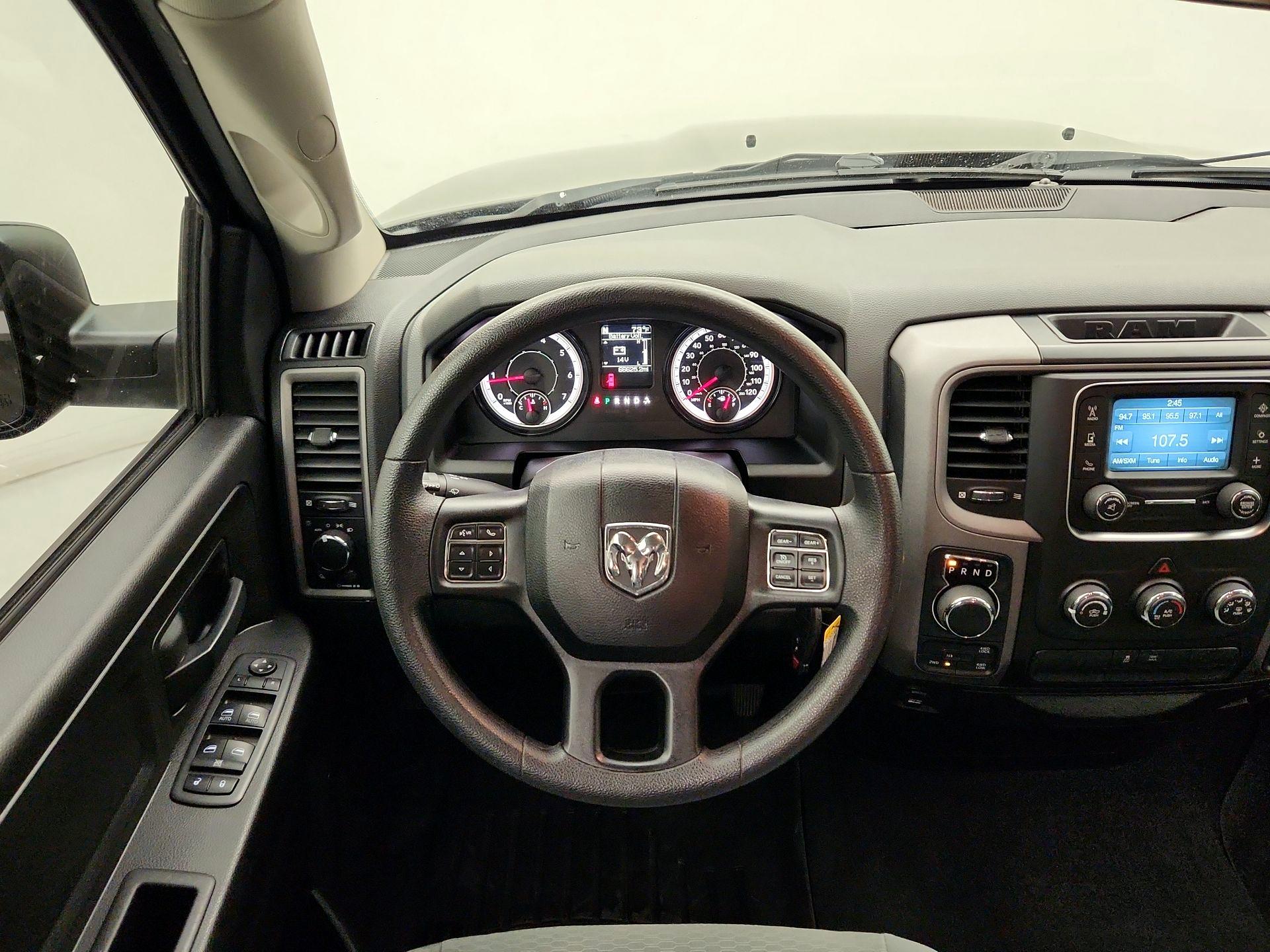 Thumbnail: 2019 RAM 1500 Classic - 10