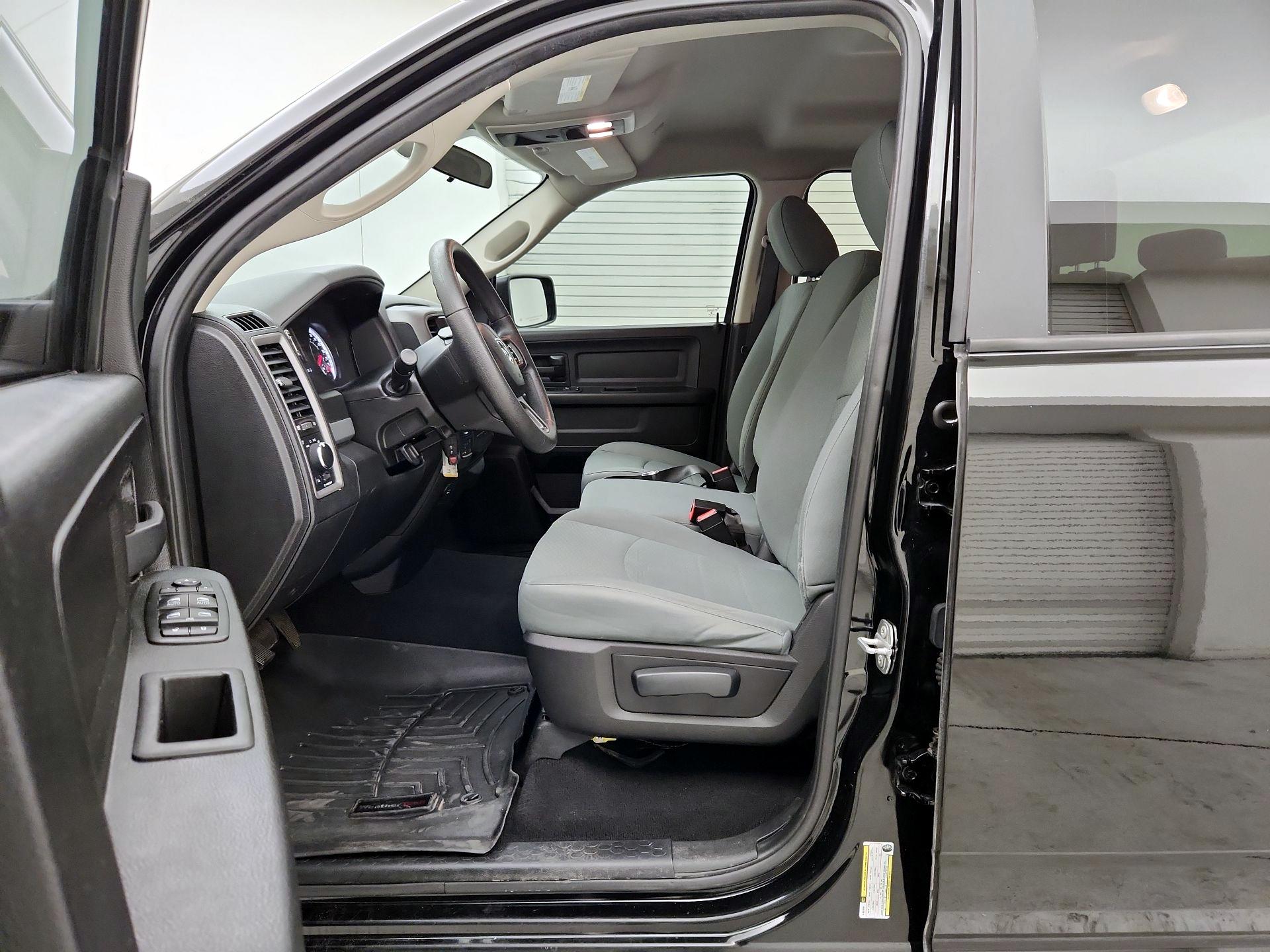 Thumbnail: 2019 RAM 1500 Classic - 11