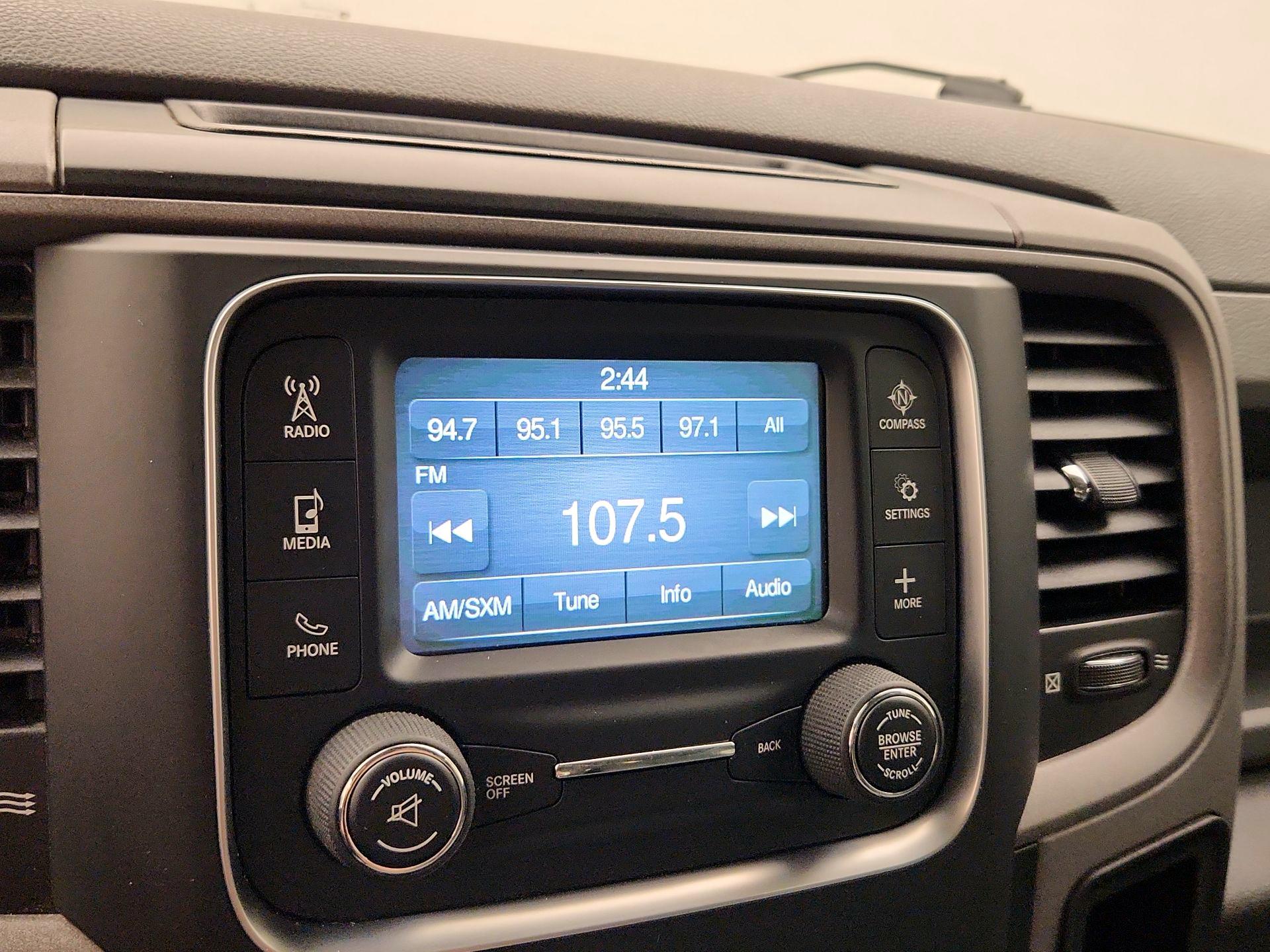 Thumbnail: 2019 RAM 1500 Classic - 15