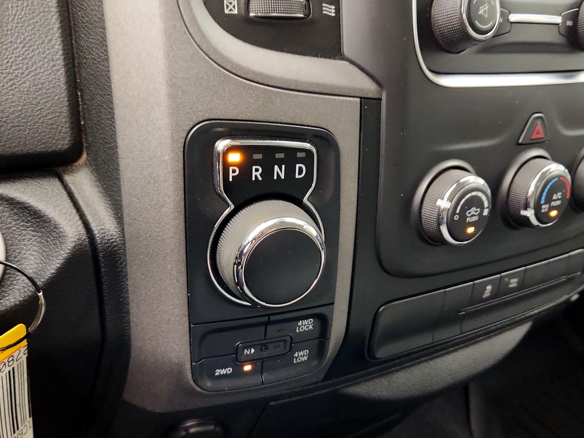 Thumbnail: 2019 RAM 1500 Classic - 17