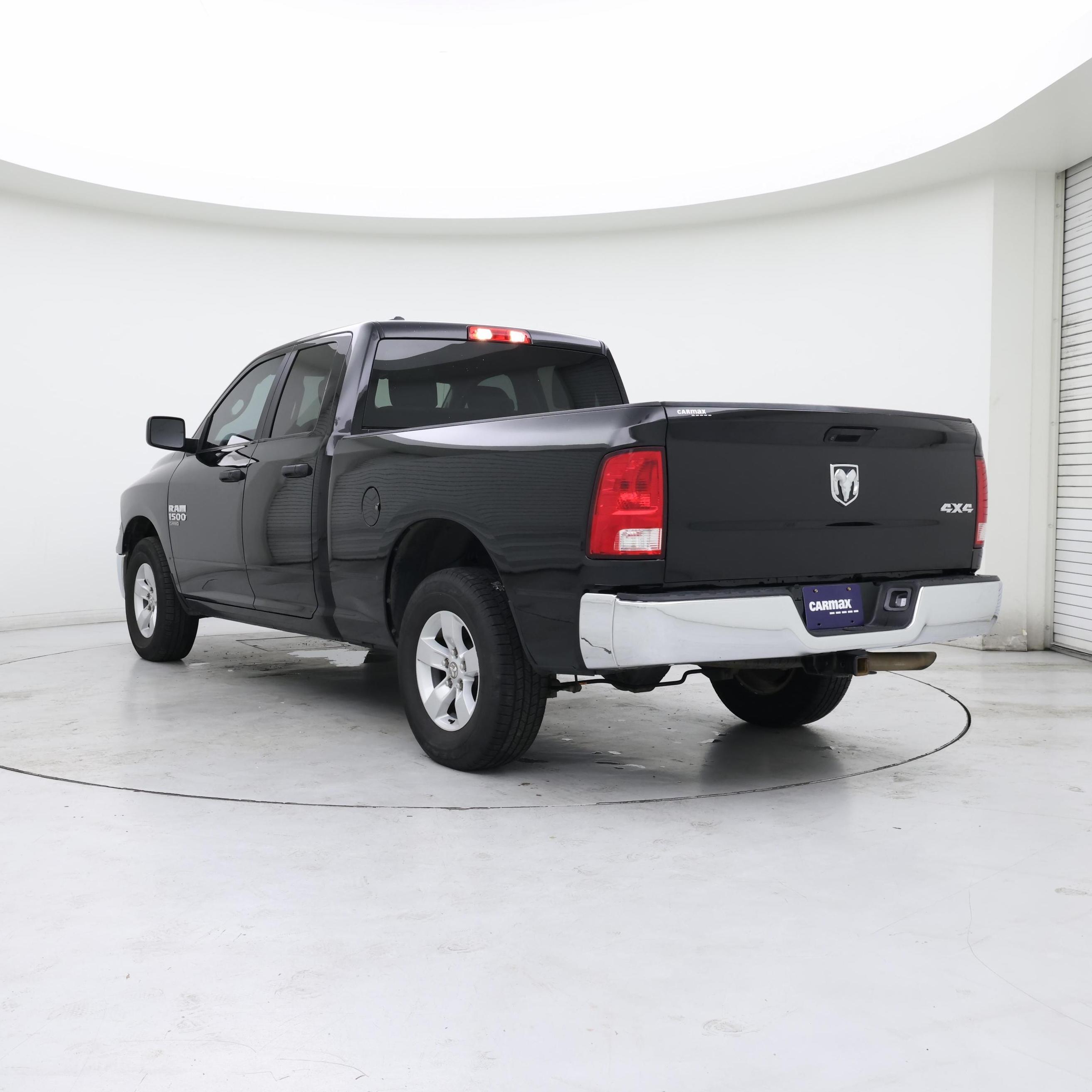Thumbnail: 2019 RAM 1500 Classic - 2
