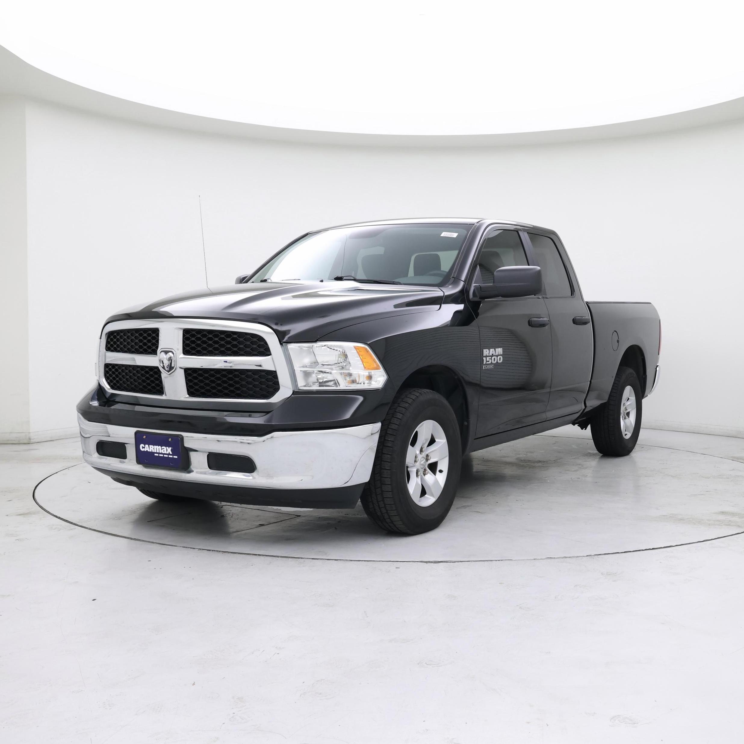 Thumbnail: 2019 RAM 1500 Classic - 4