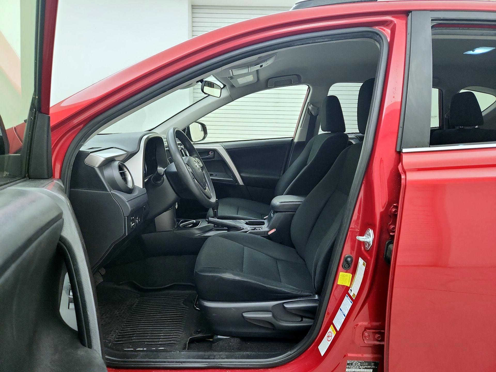 Thumbnail: 2017 Toyota RAV4 - 11