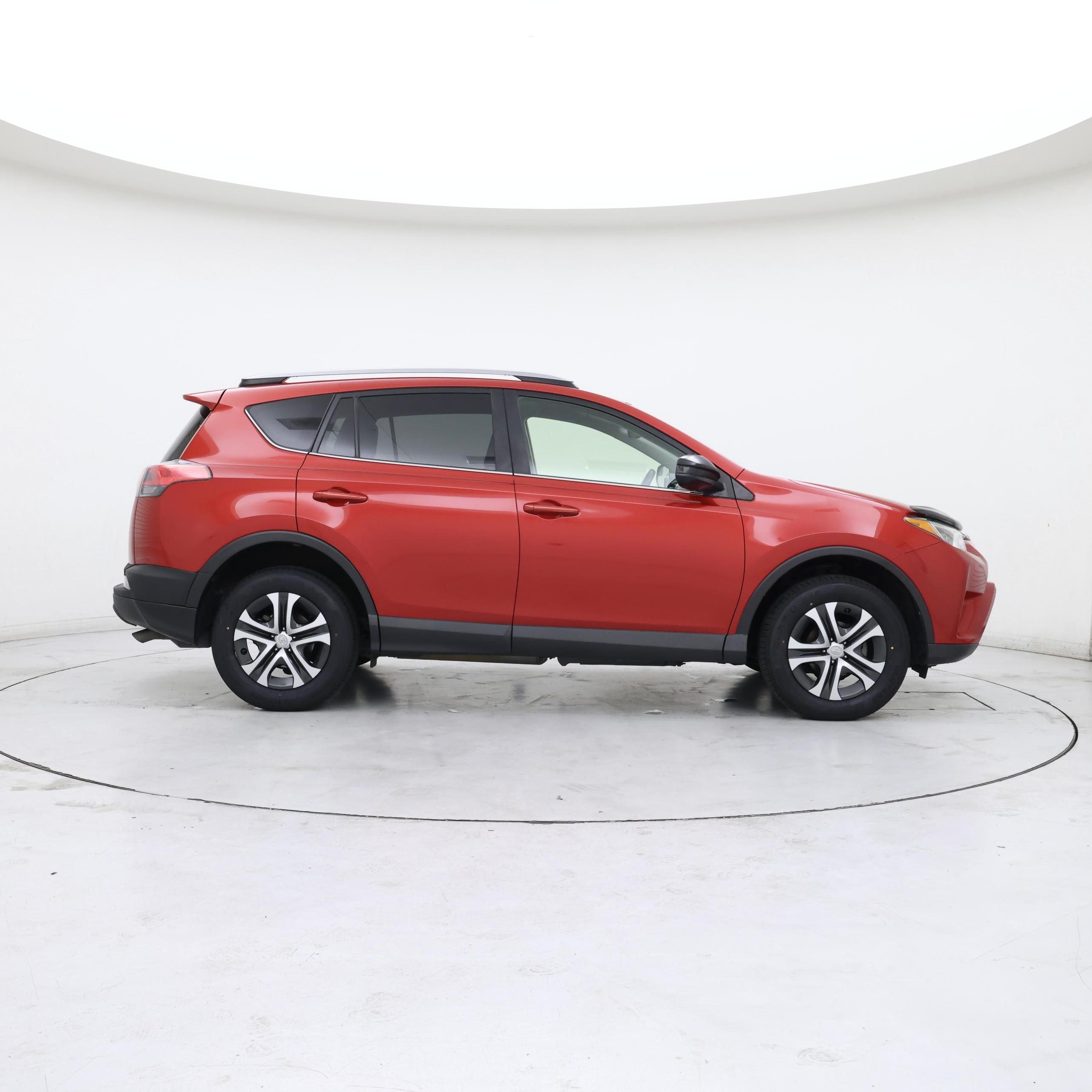Thumbnail: 2017 Toyota RAV4 - 7