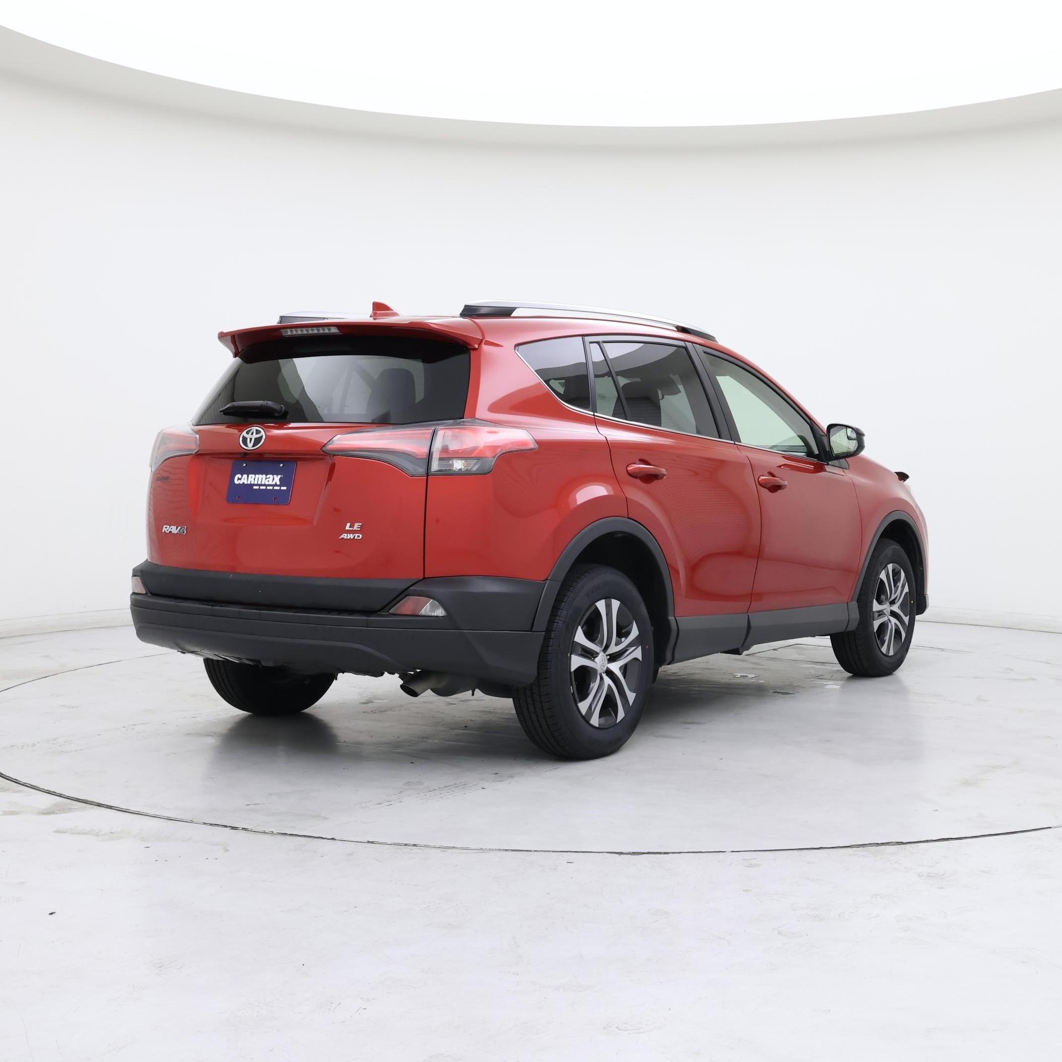 Thumbnail: 2017 Toyota RAV4 - 8