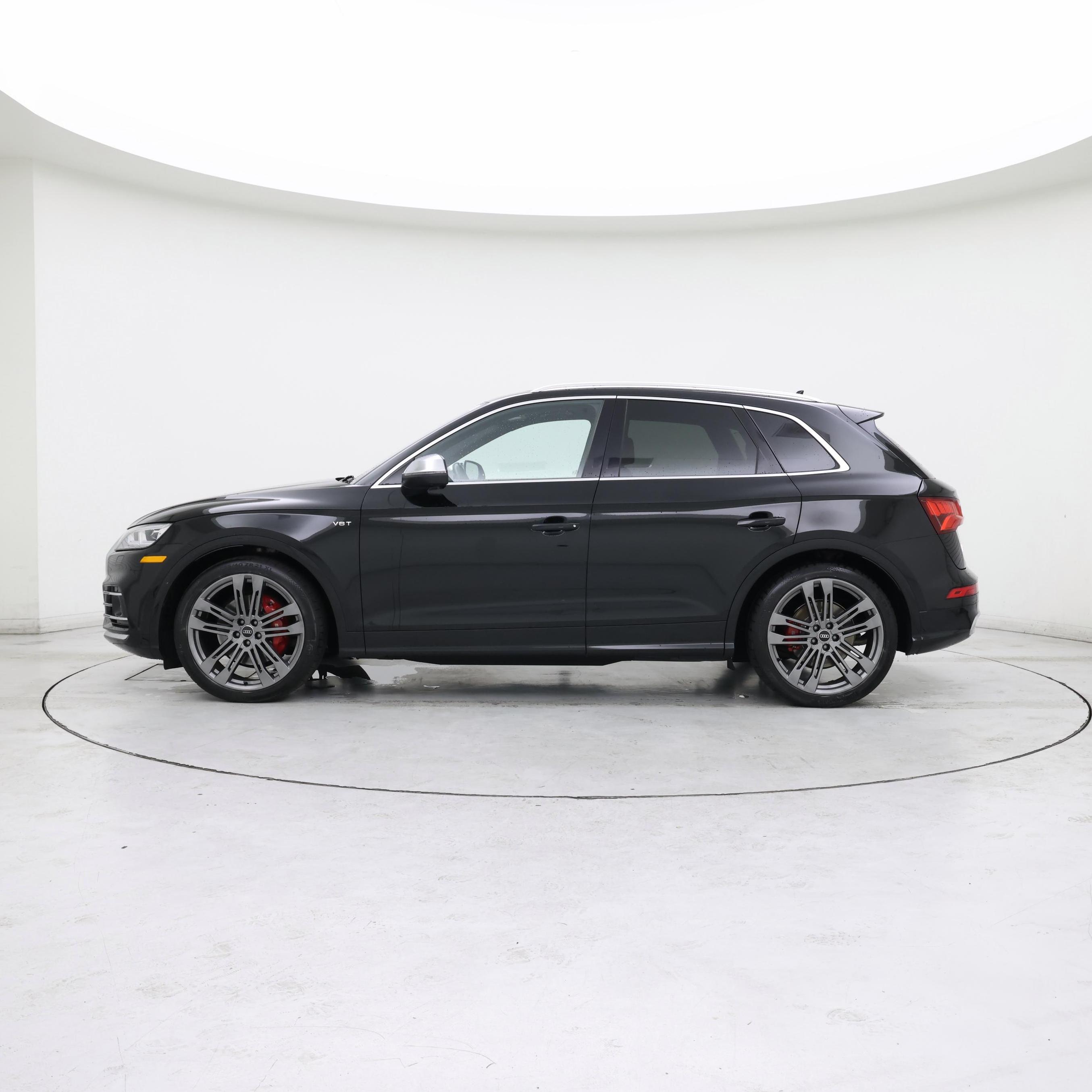 Thumbnail: 2018 Audi SQ5 - 3