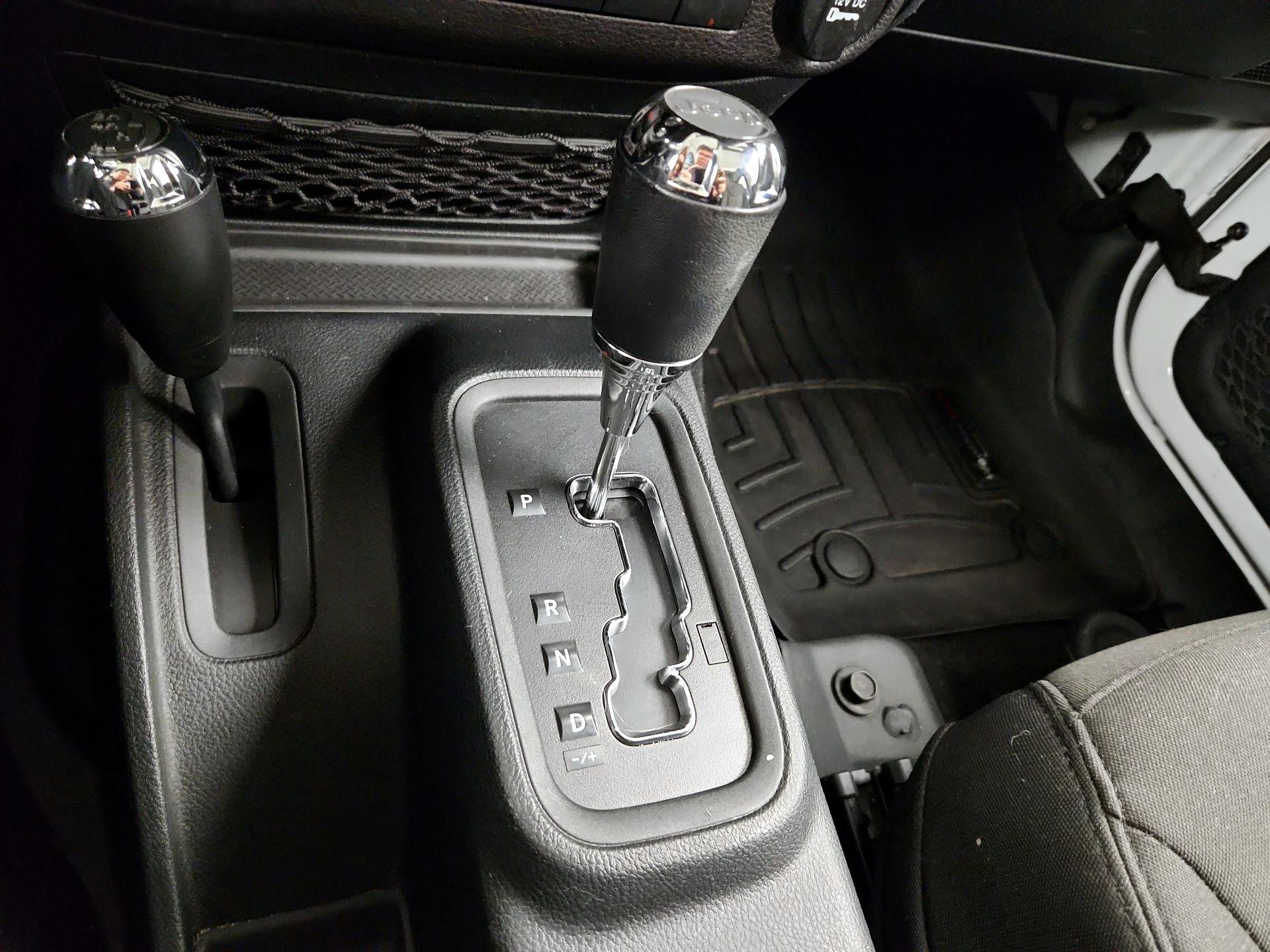 Thumbnail: 2018 Jeep Wrangler - 15