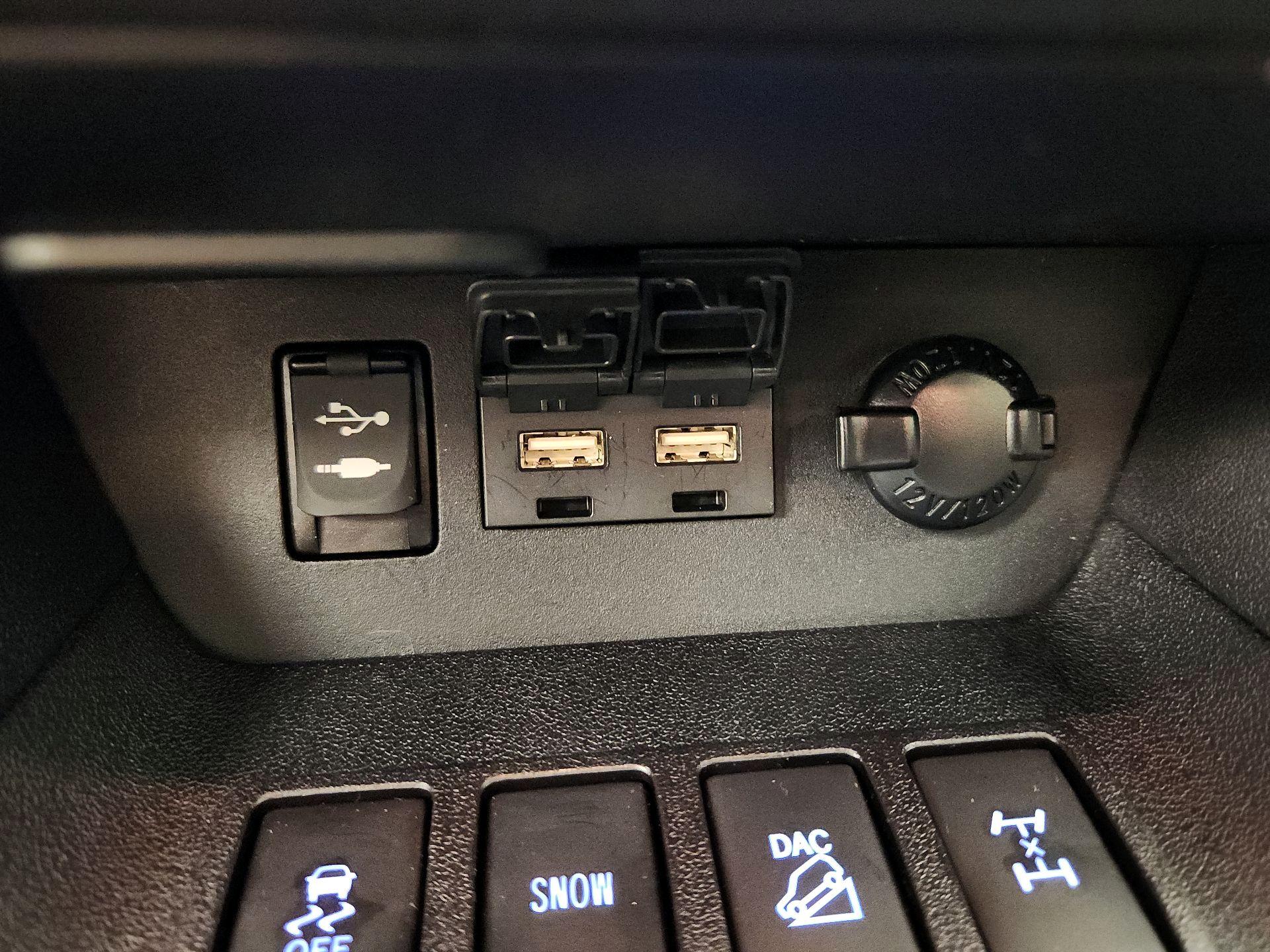 Thumbnail: 2019 Toyota Highlander - 19