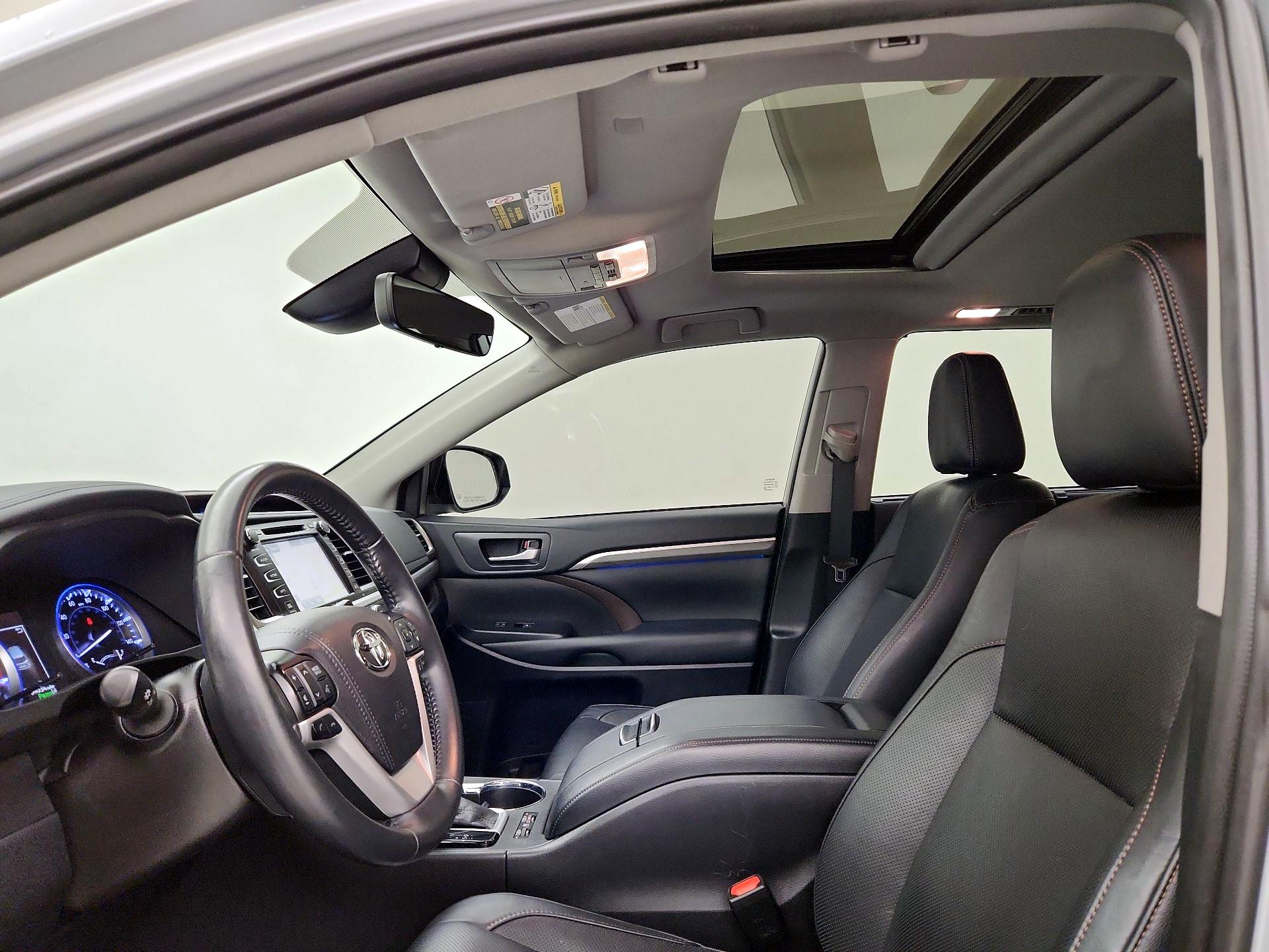 Thumbnail: 2019 Toyota Highlander - 20