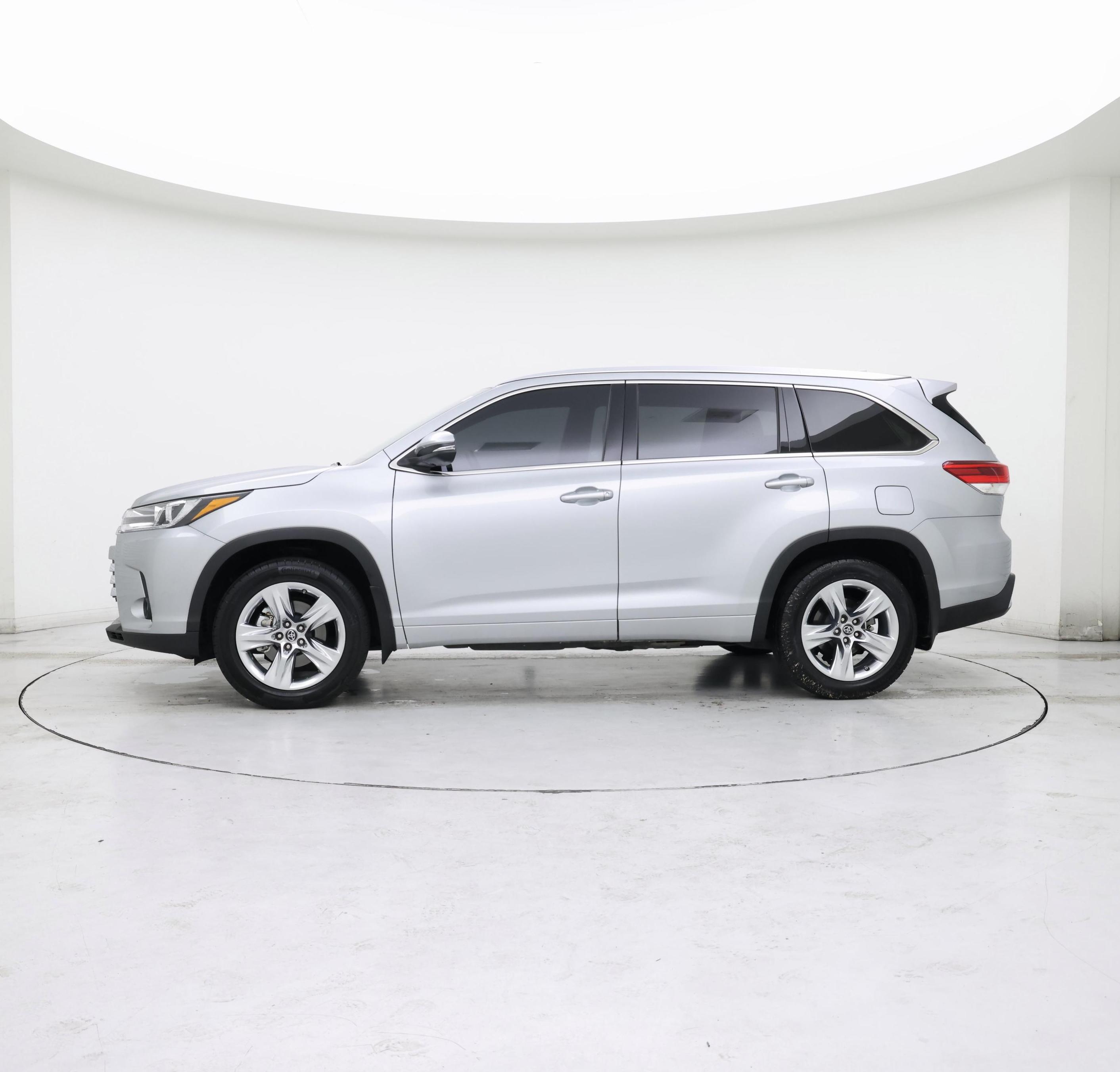 Thumbnail: 2019 Toyota Highlander - 3