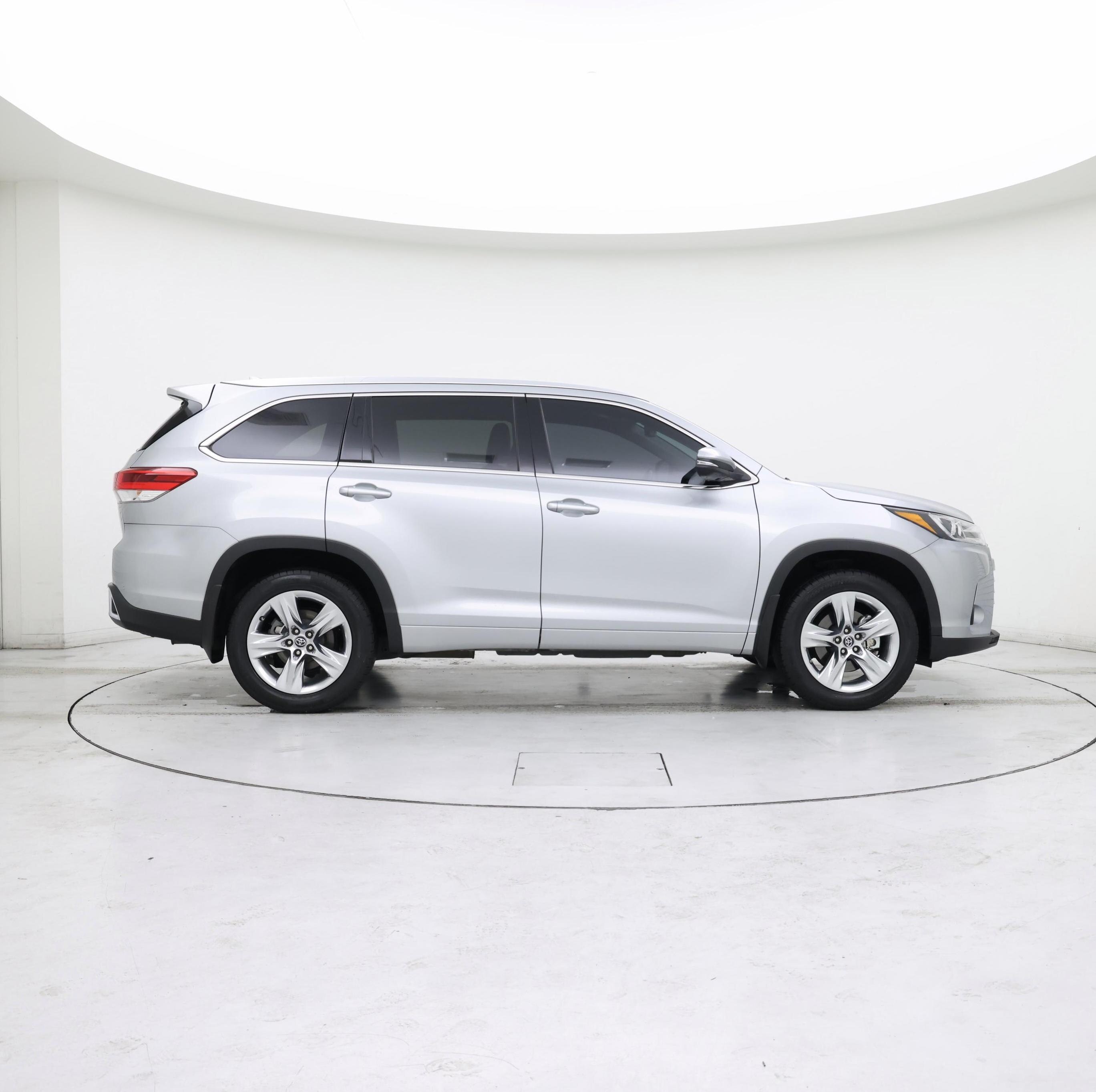 Thumbnail: 2019 Toyota Highlander - 7