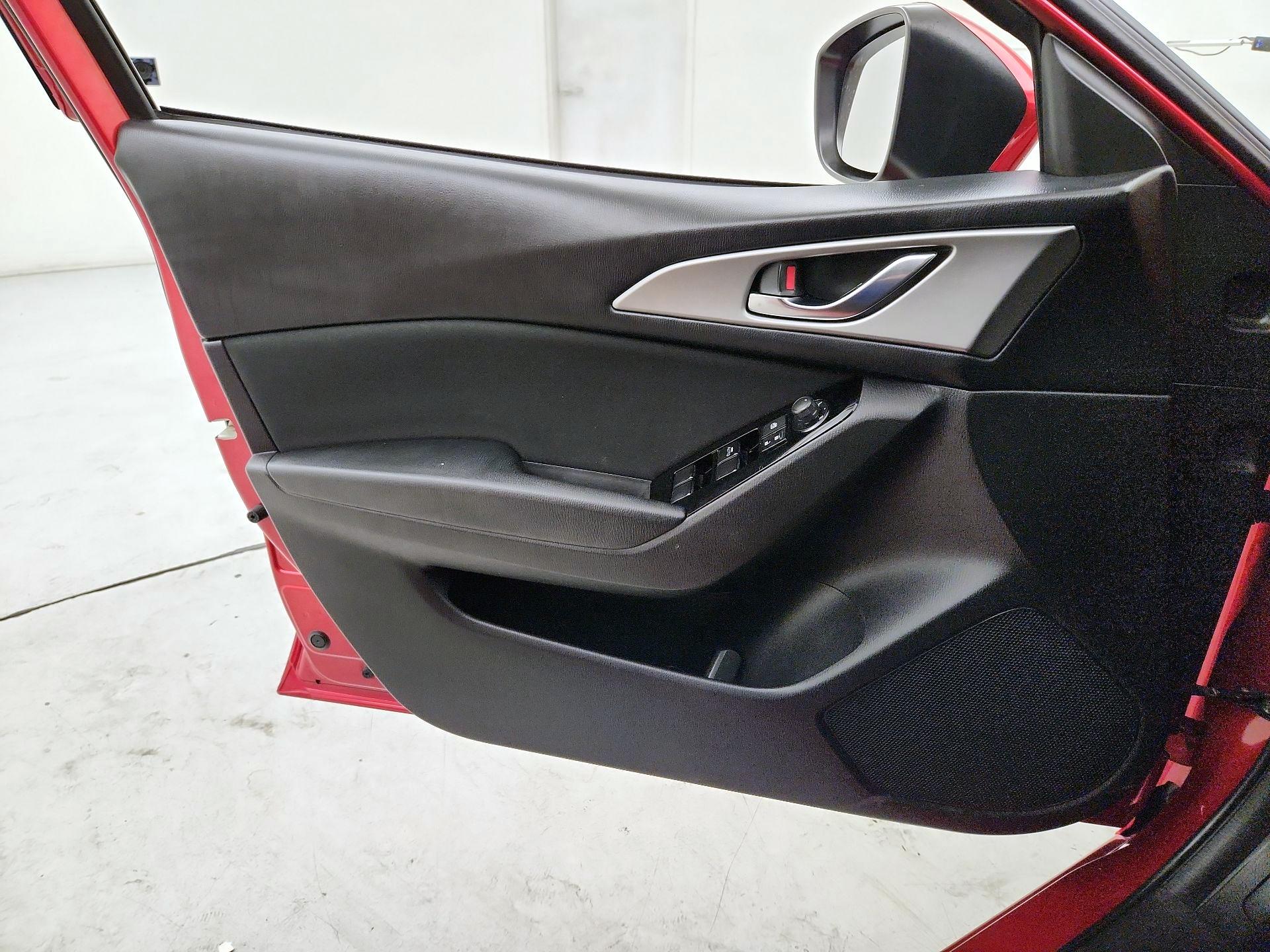 Thumbnail: 2017 Mazda Mazda3 - 12