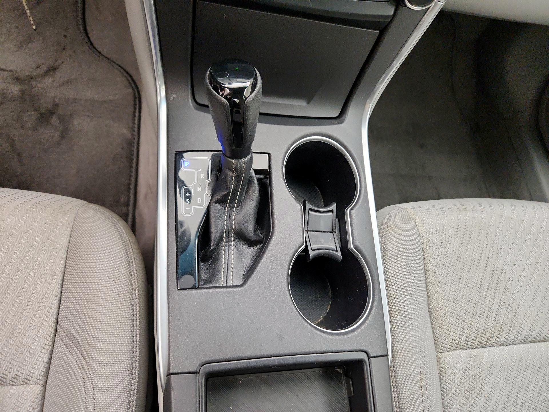 Thumbnail: 2015 Toyota Camry - 17
