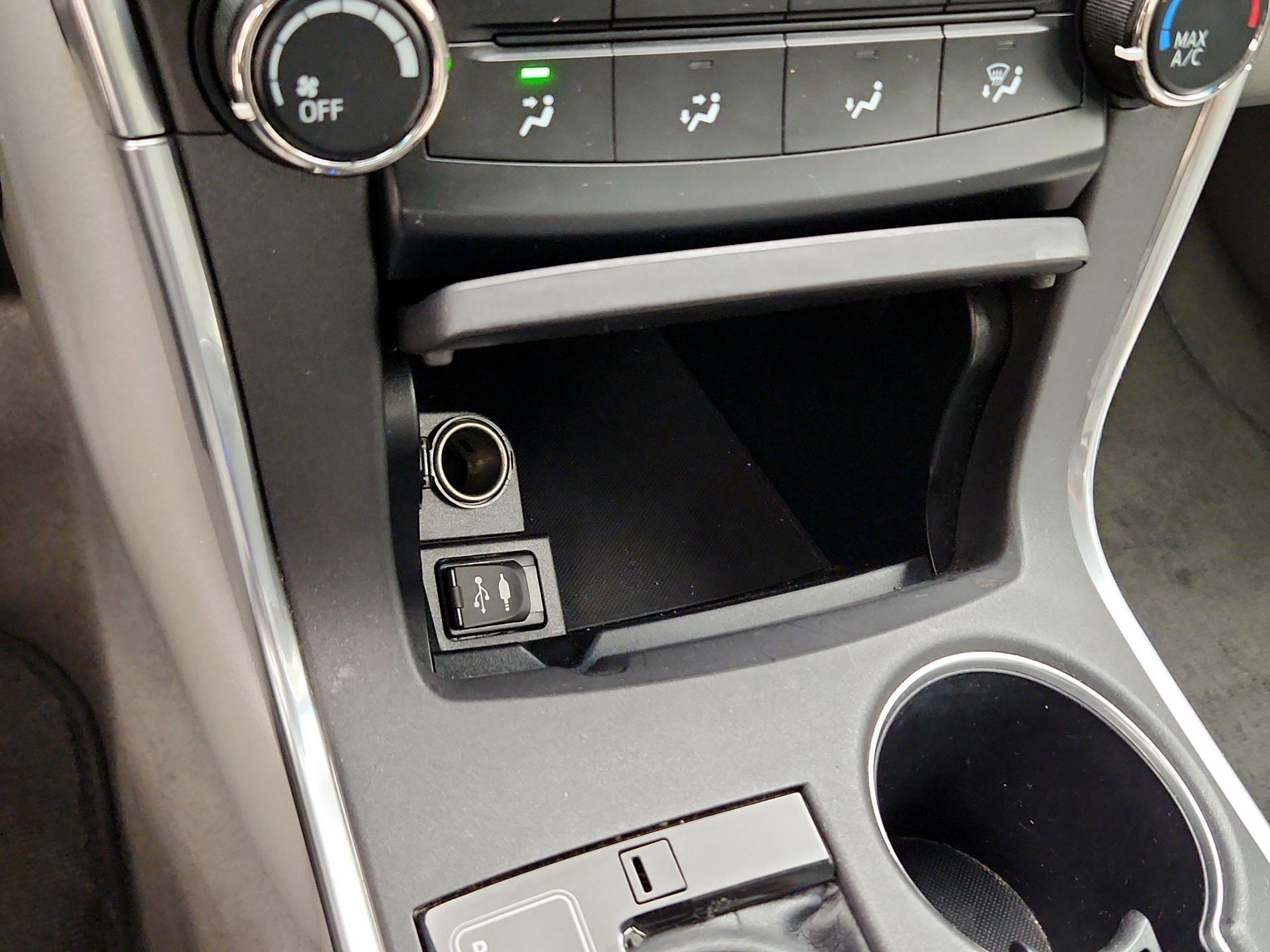 Thumbnail: 2015 Toyota Camry - 18