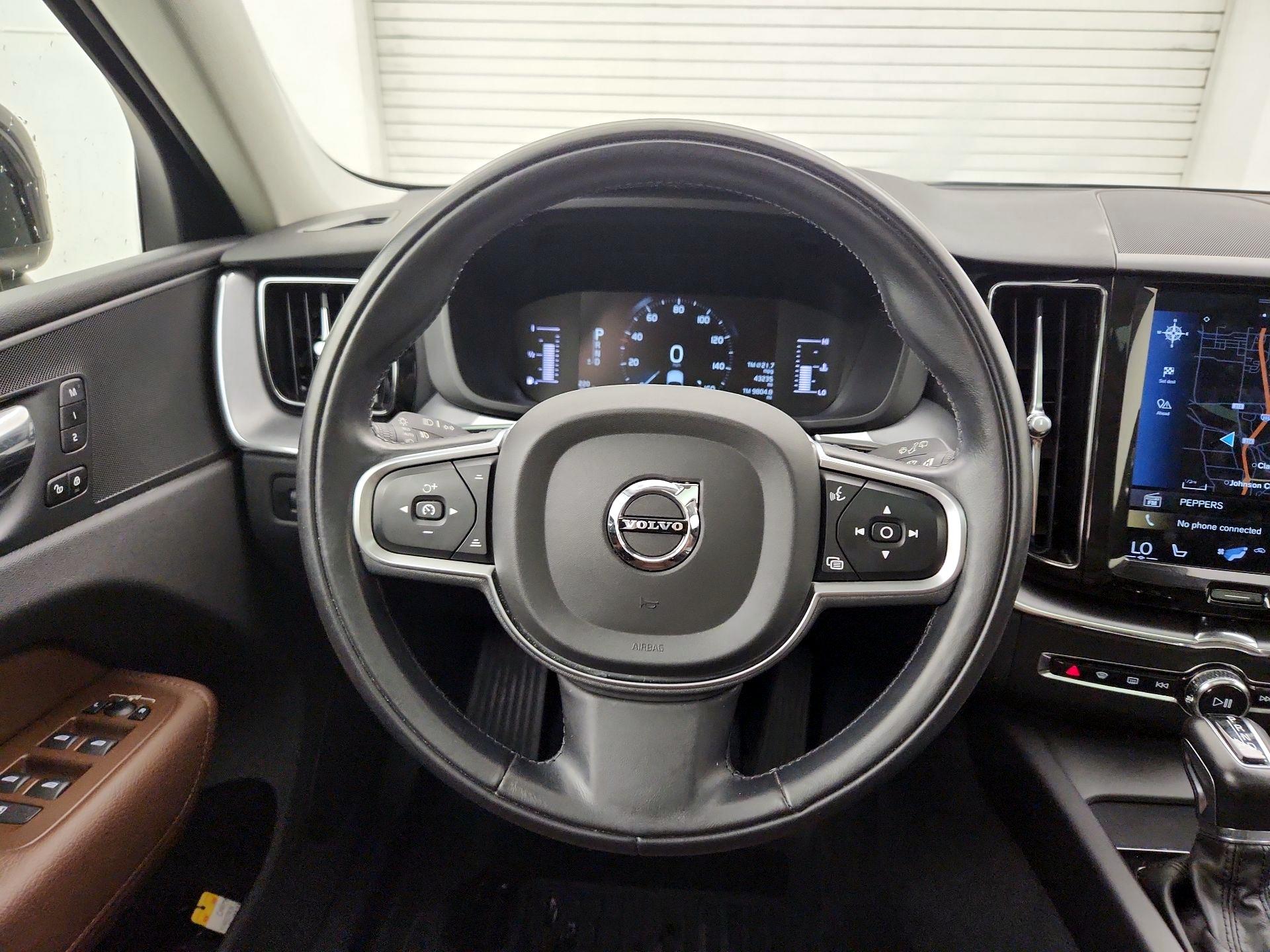 Thumbnail: 2019 Volvo XC60 - 10
