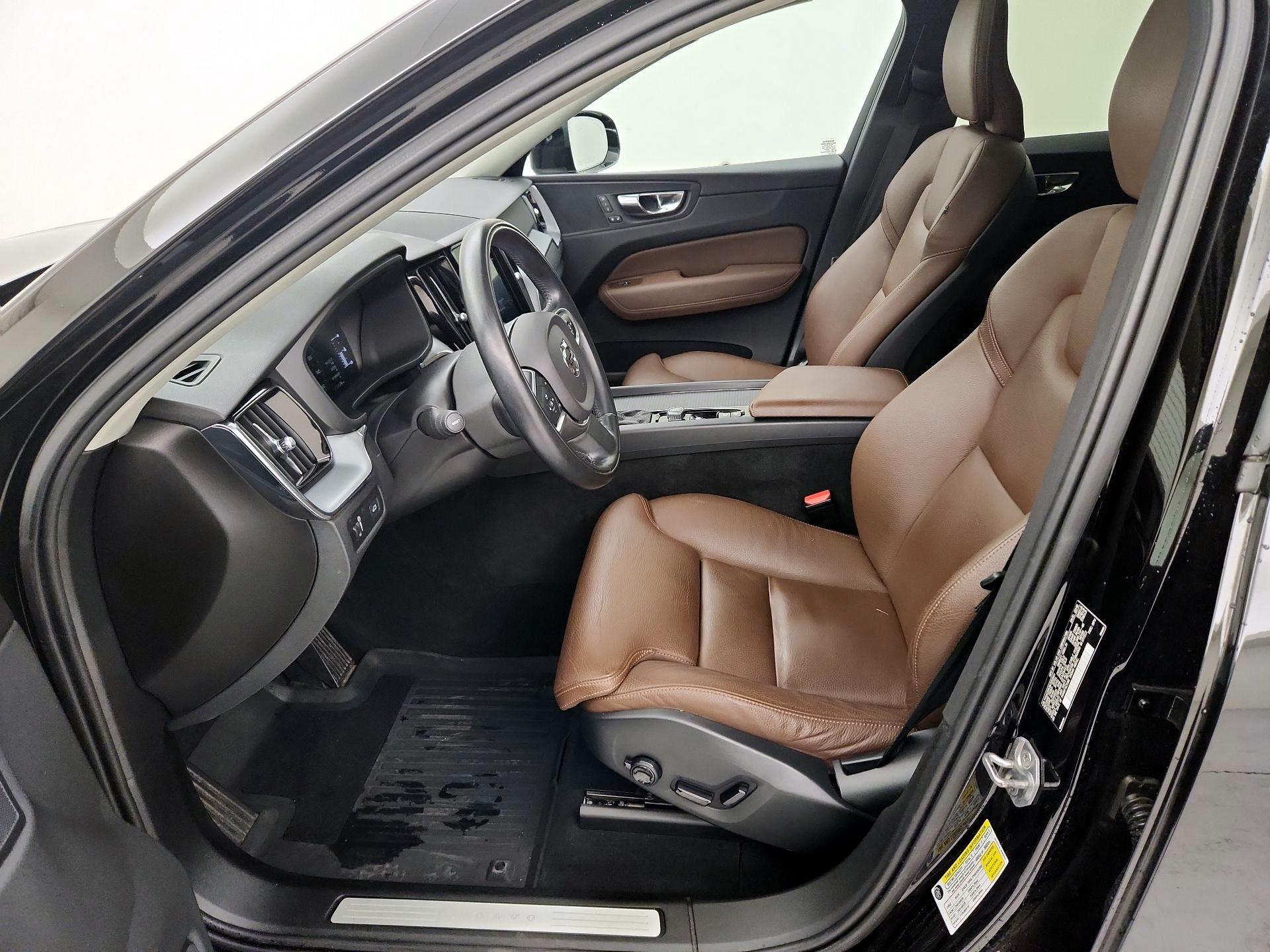 Thumbnail: 2019 Volvo XC60 - 11