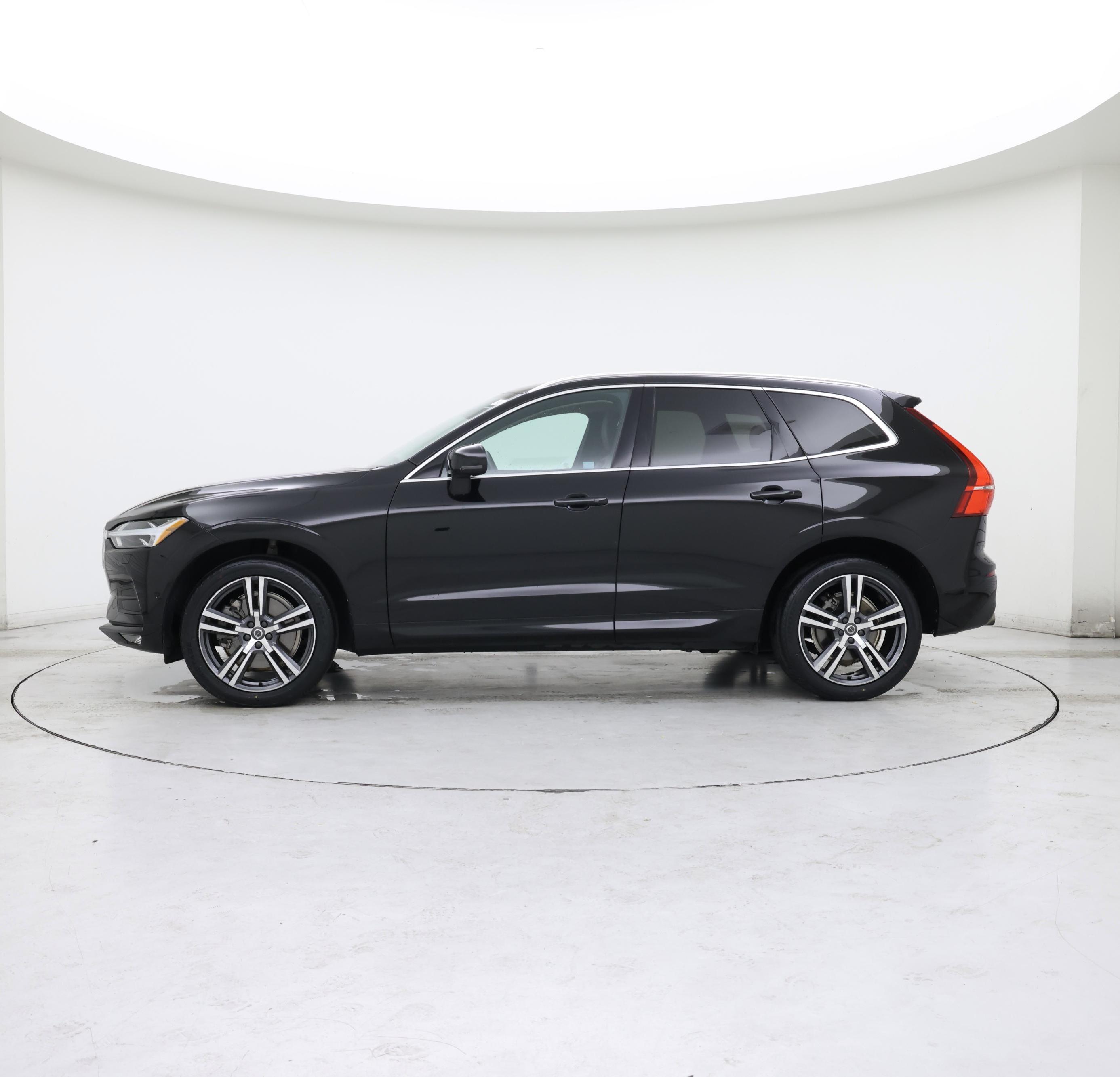Thumbnail: 2019 Volvo XC60 - 3