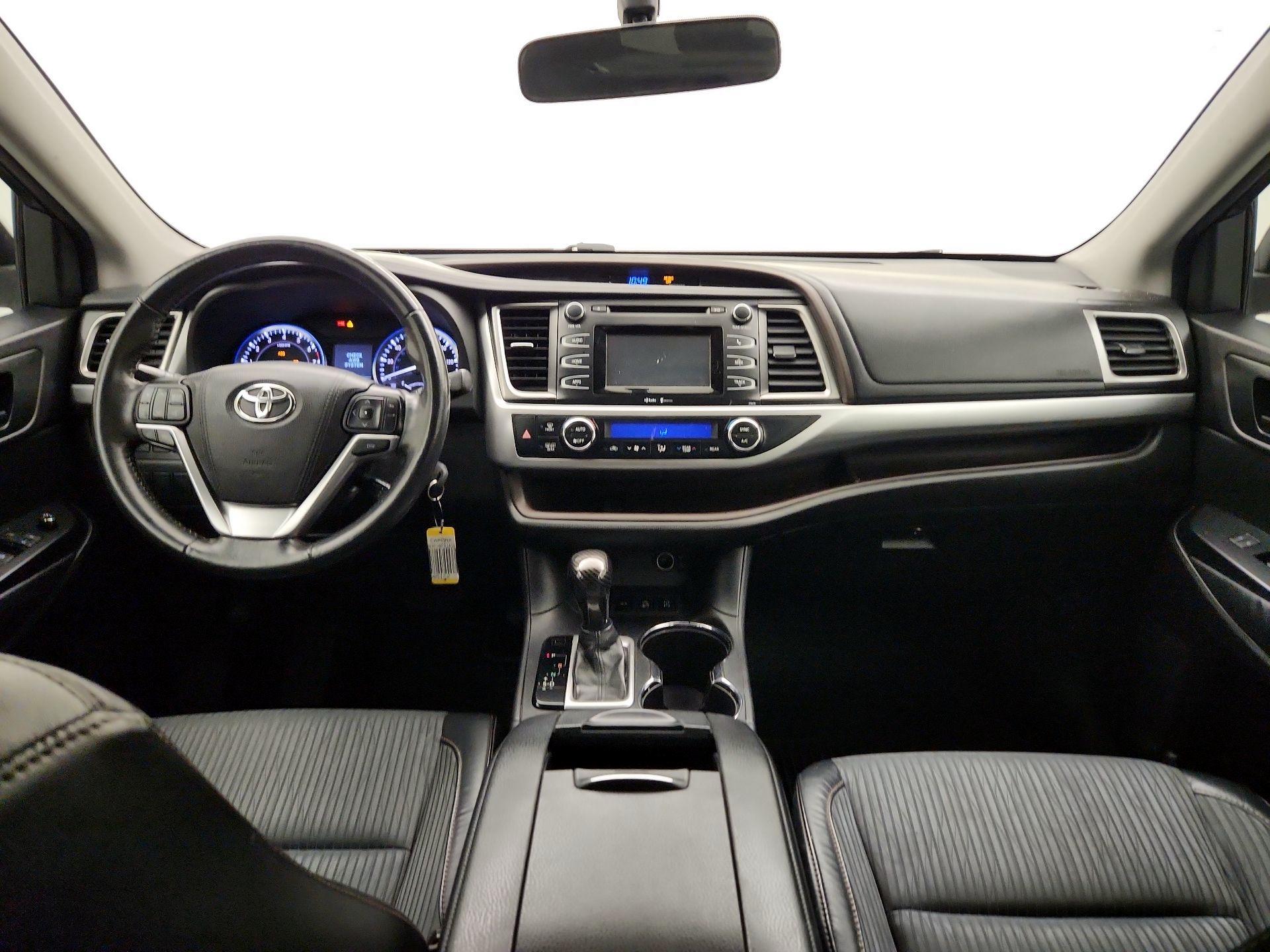 Thumbnail: 2015 Toyota Highlander - 9