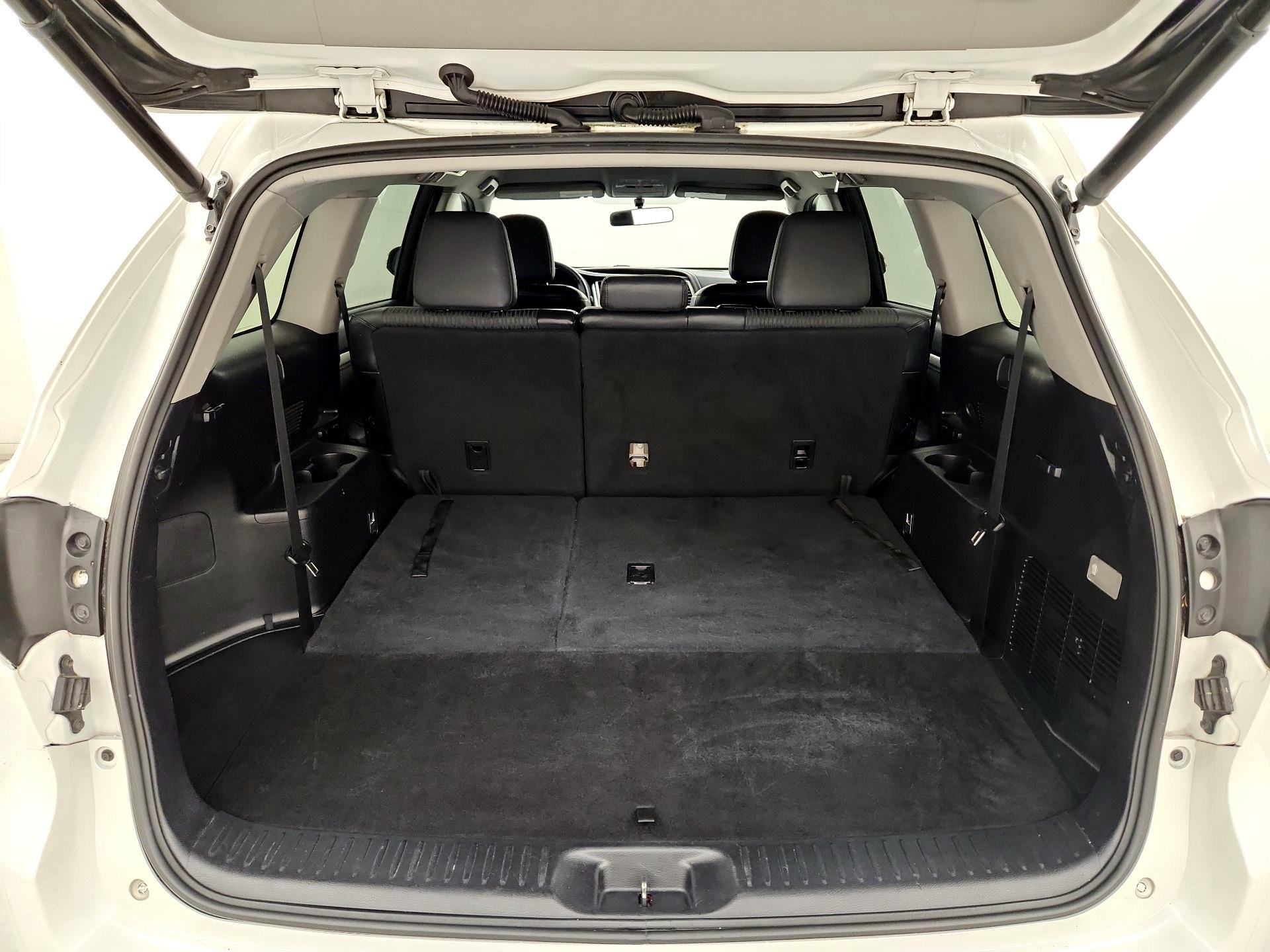 Thumbnail: 2015 Toyota Highlander - 19